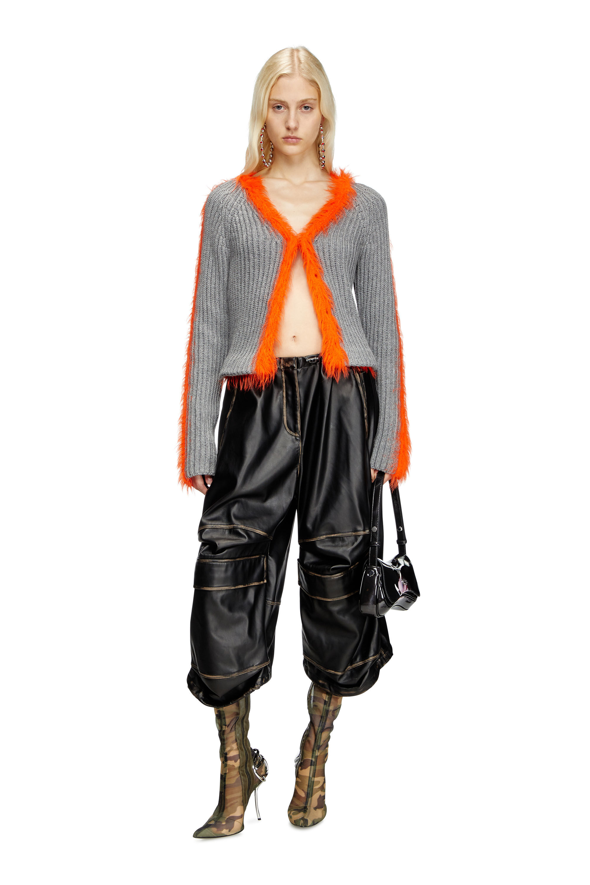 Diesel - P-DAYETZ-SHORT-FEM, Female's Pleather cargo Bermuda pants in ブラック - 1
