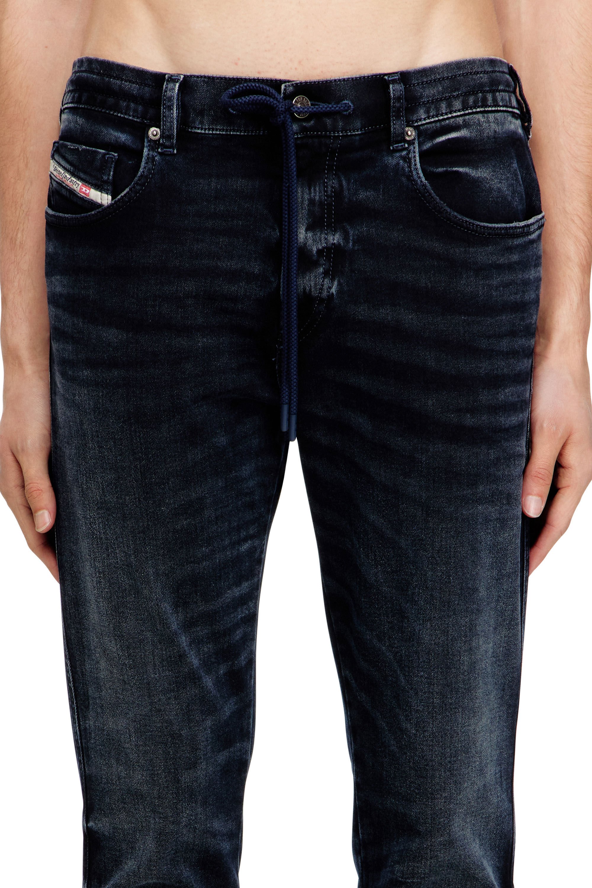 Diesel - Male's Slim 2062 D-Strukt Joggjeans&reg; 09N80, ダークブルー - 4