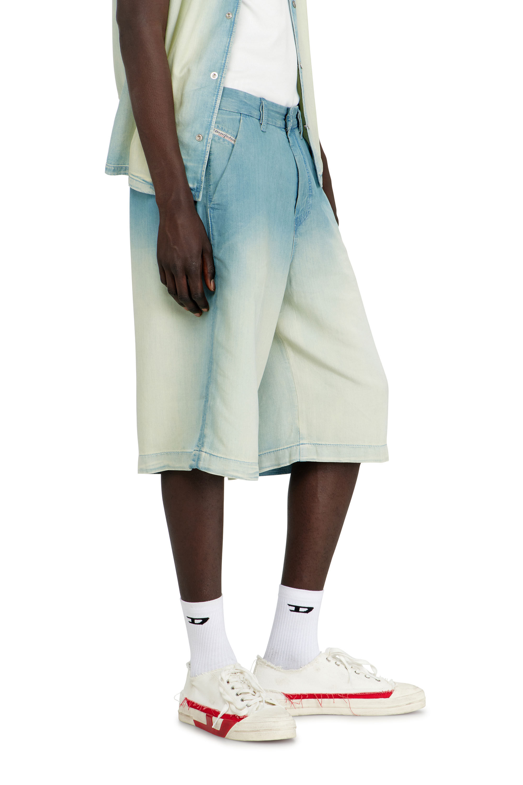 Diesel - D-TYLOR-SHORT-S, Male's デニムショートパンツ in null - 5