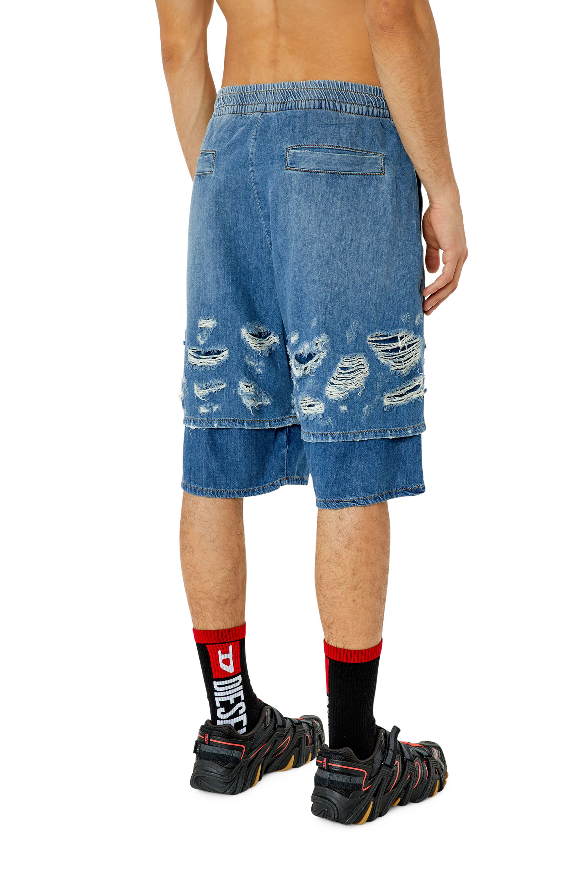 Diesel - D-HORTY, Male's デニム ショートパンツ デストロイ加工 in ミディアムブルー - 5