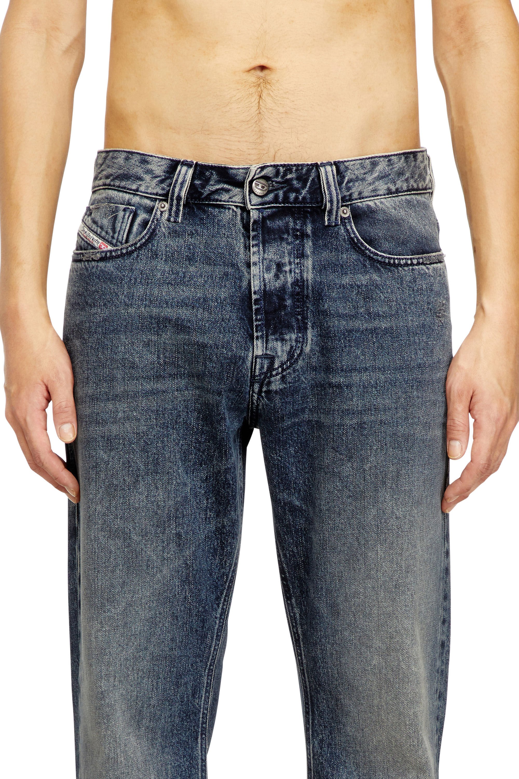 Diesel - Male's Relaxed Jeans 1980 D-Eeper 09N68, ダークブルー - 5