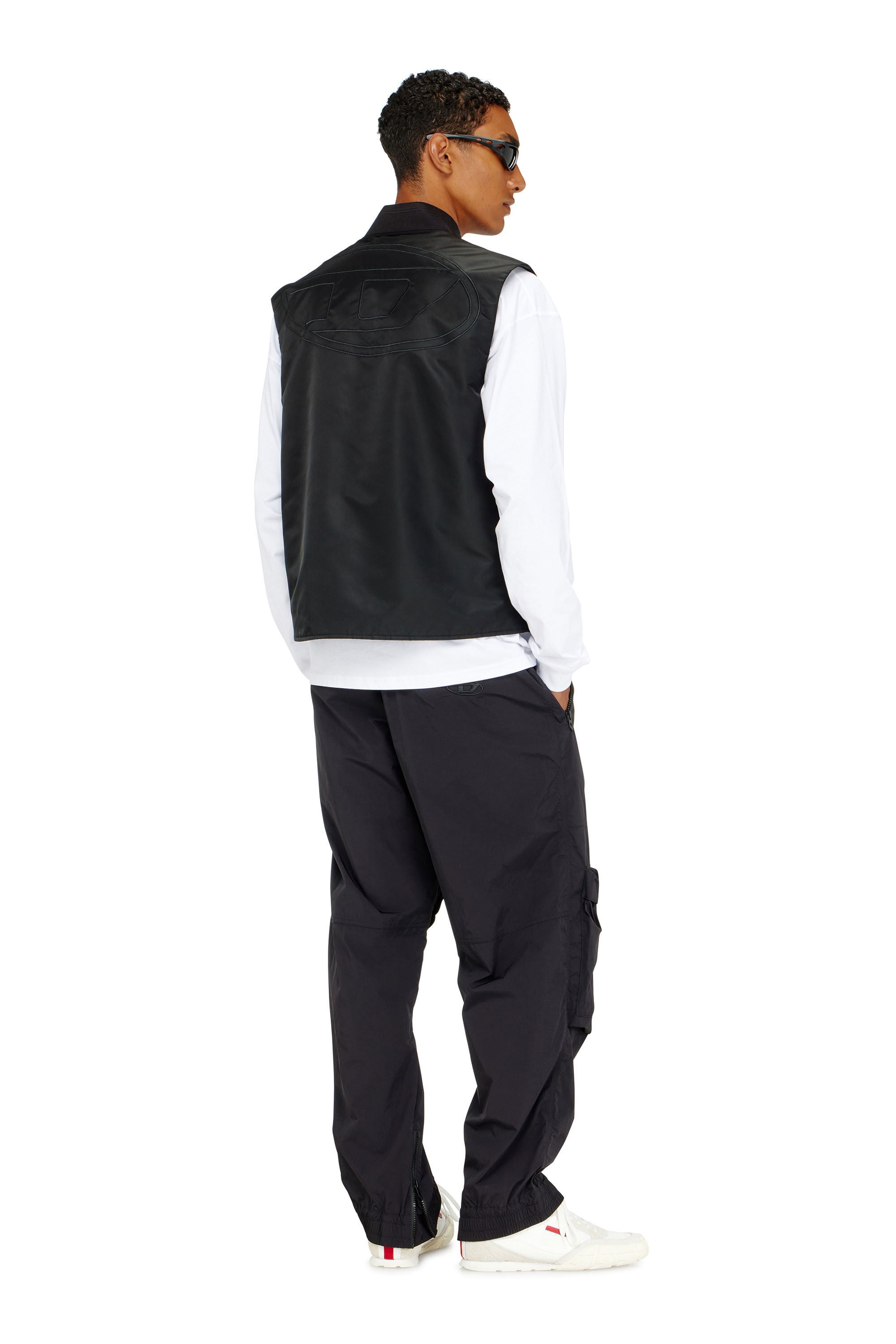 Diesel - W-TYPE-D1-SL, Male's ジップアップベスト in ブラック - 1