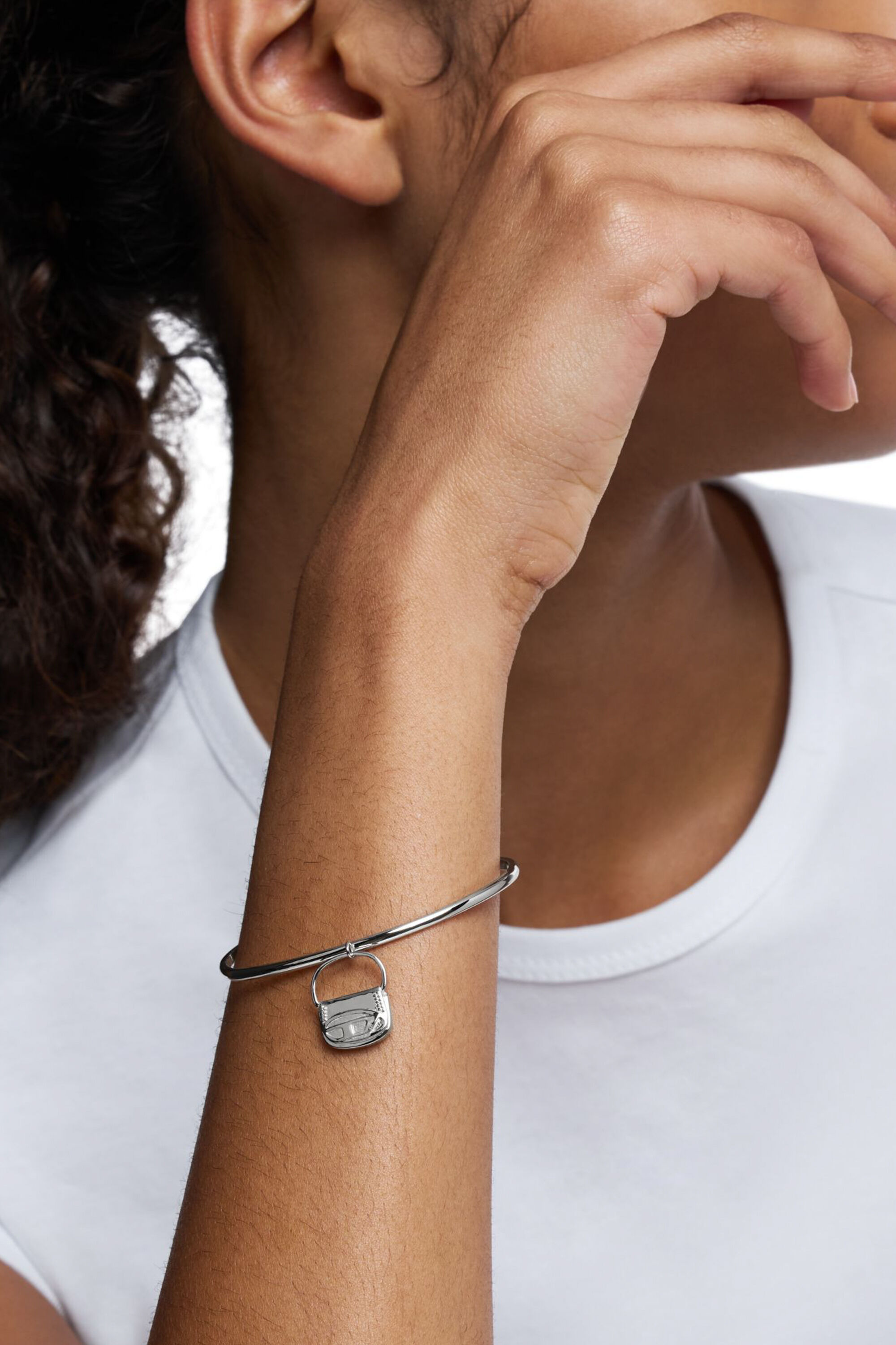 DX1621040 JEWELLERY Stainless steel cuff bracelet｜シルバー