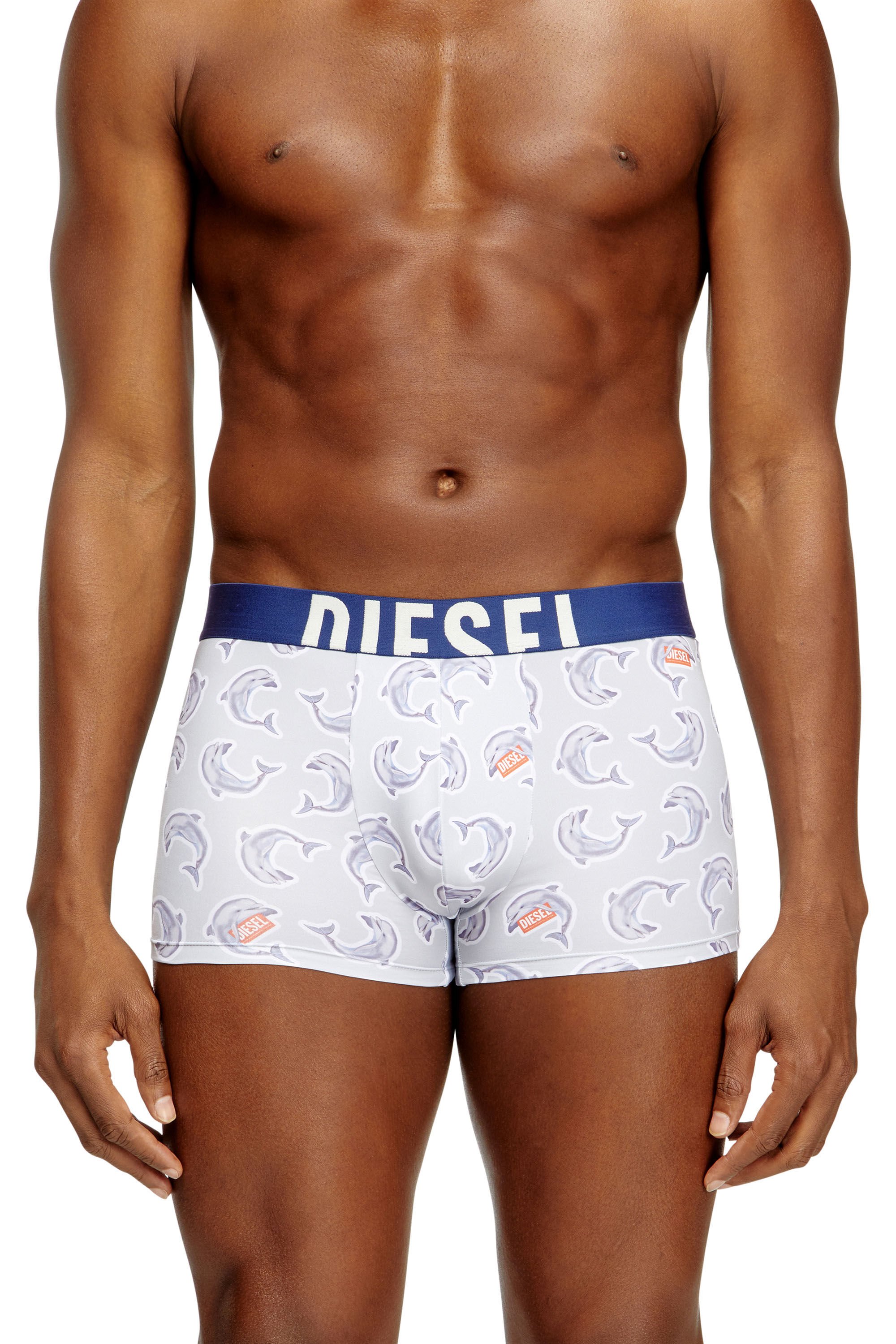 Diesel - DAMIEN-D-POP-40, Male's Herren-Boxershorts mit durchgehendem Animal-Print für einen verspielten Akzent. Abgeschlossen mit einem 4 cm breiten elastischen Jacquard-Bund, der mit einem auffälligen Diesel-Logo versehen ist. Die weiche Strickkonstruktion bietet Bewegungsfreiheit und einen stützenden Sitz. in ライトブルー - 3