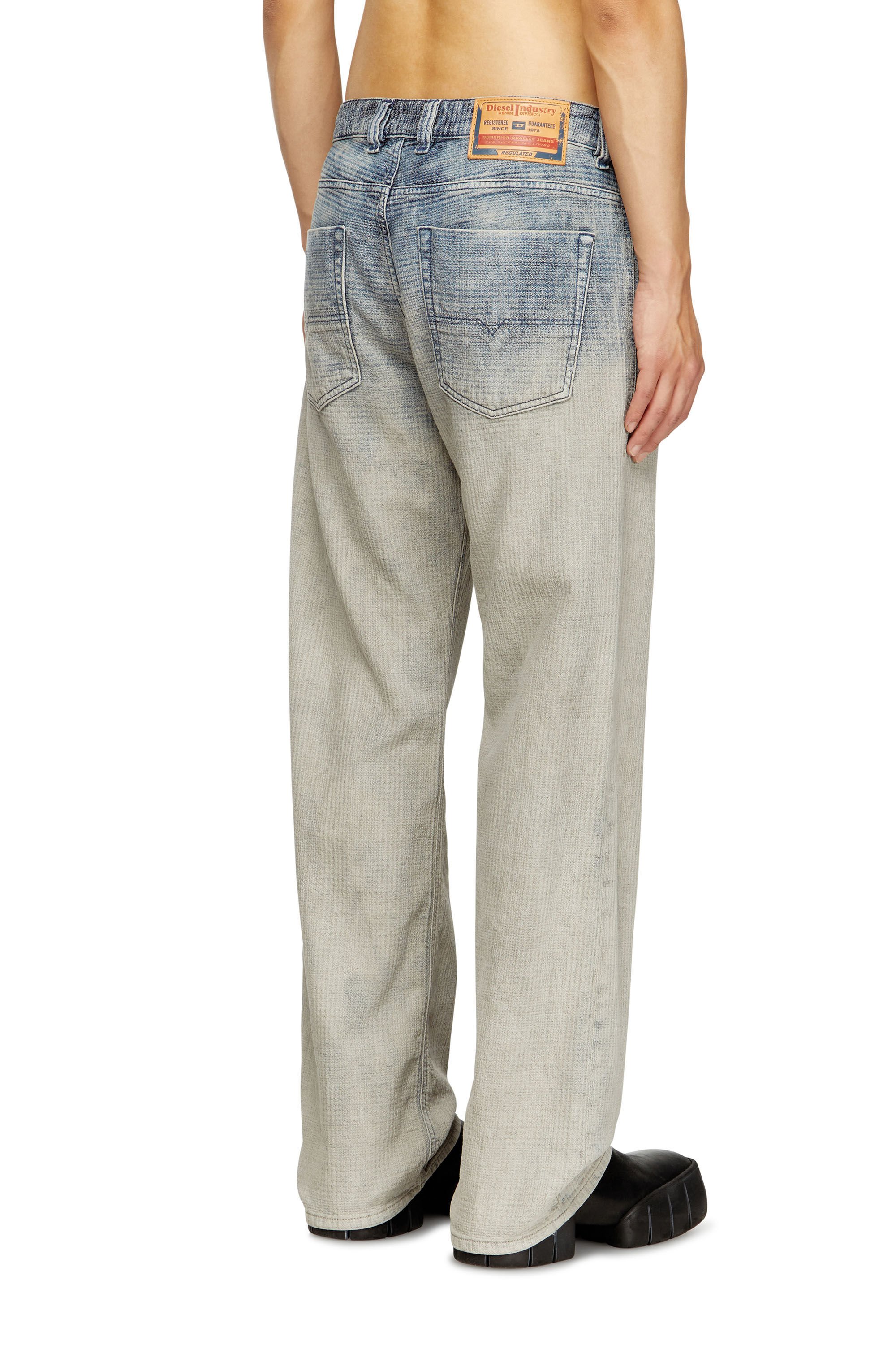 Diesel - Male's Relaxed Jeans 1980 D-Eeper 09N93, ミディアムブルー - 4