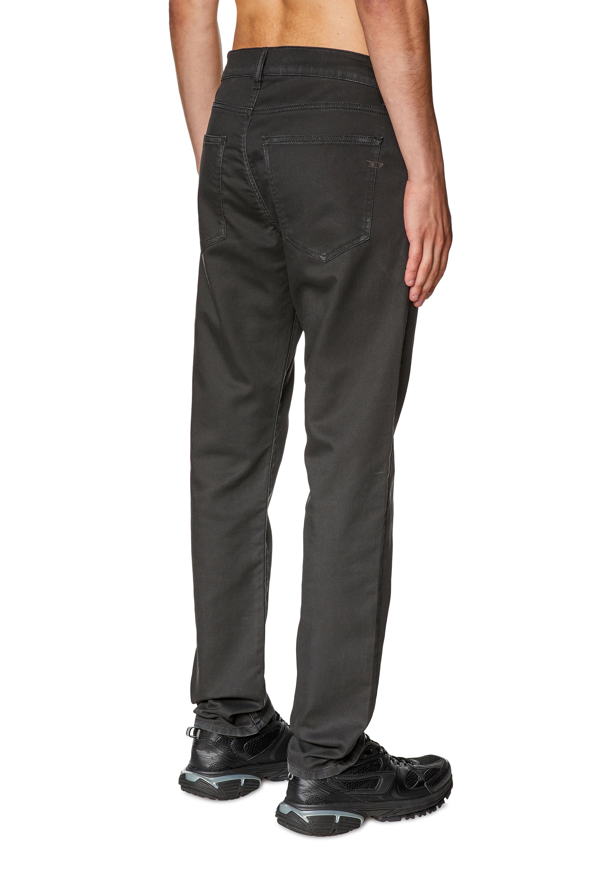 Diesel - Male's Slim 2060 D-Strukt Joggjeans® E912H, ブラック/ダークグレー - 5