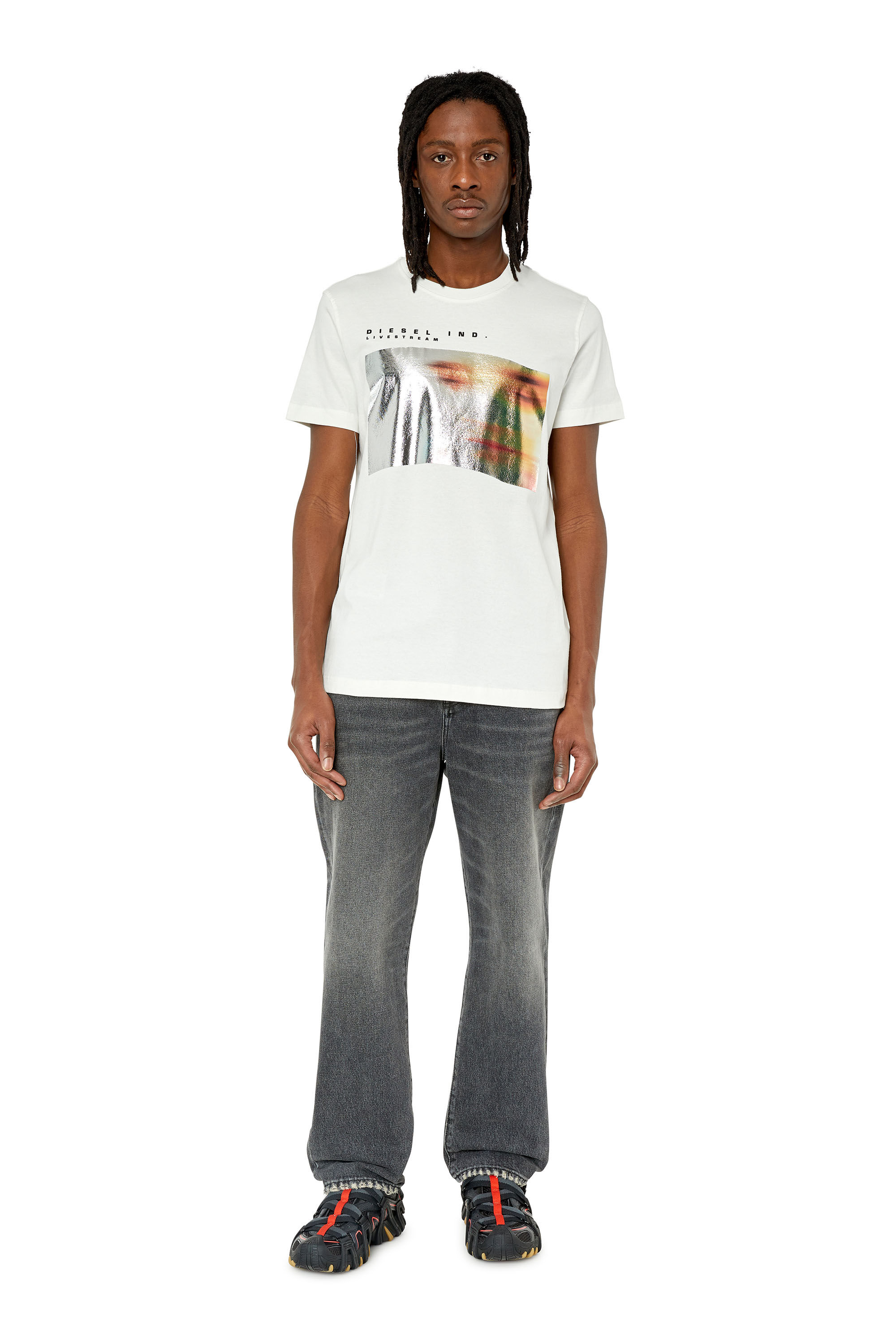 Diesel - T-DIEGOR-G2, Male's Tシャツ 箔プリント in ホワイト - 1