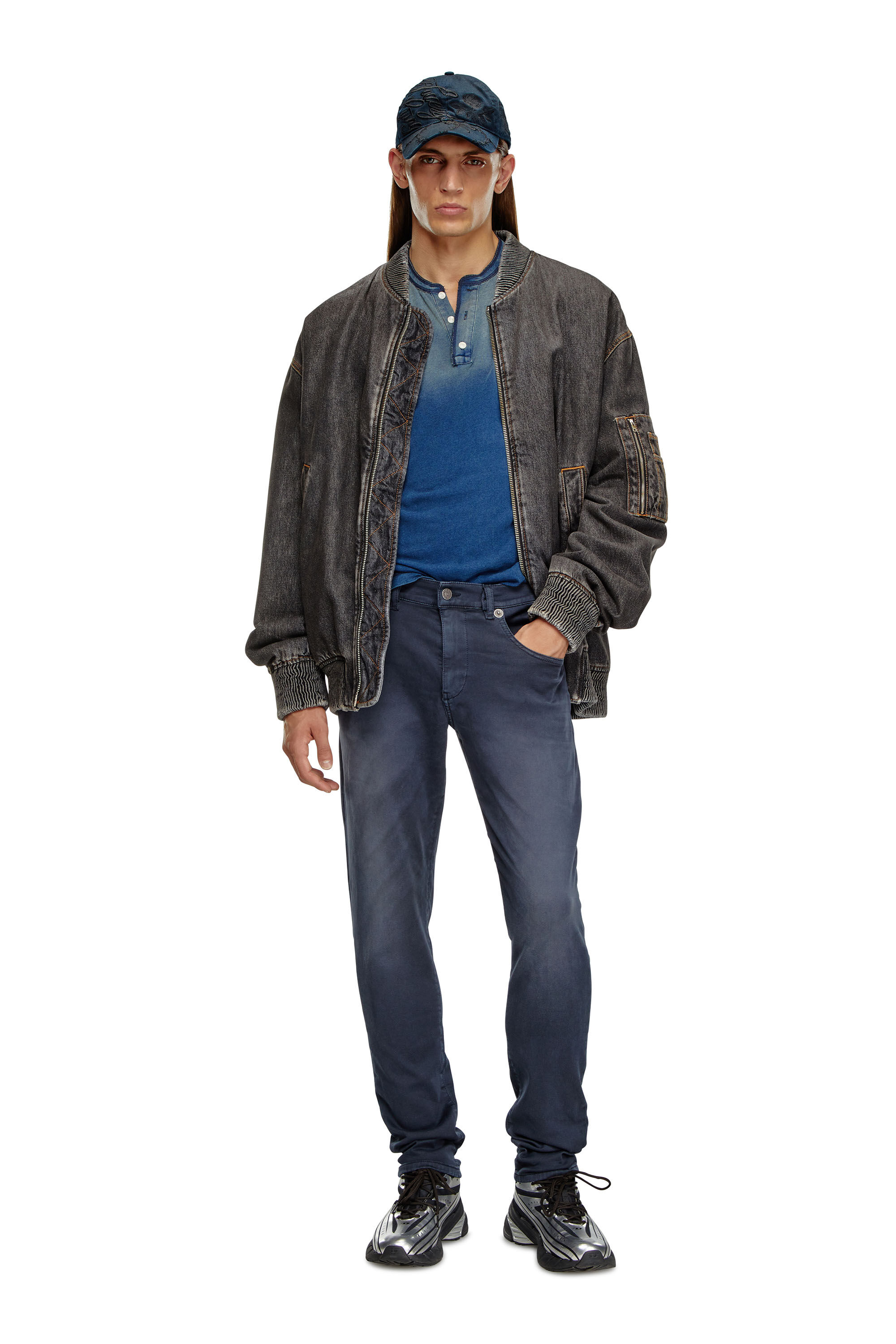 Diesel - Male's Slim 2060 D-Strukt Joggjeans® 0670M, ダークブルー - 1