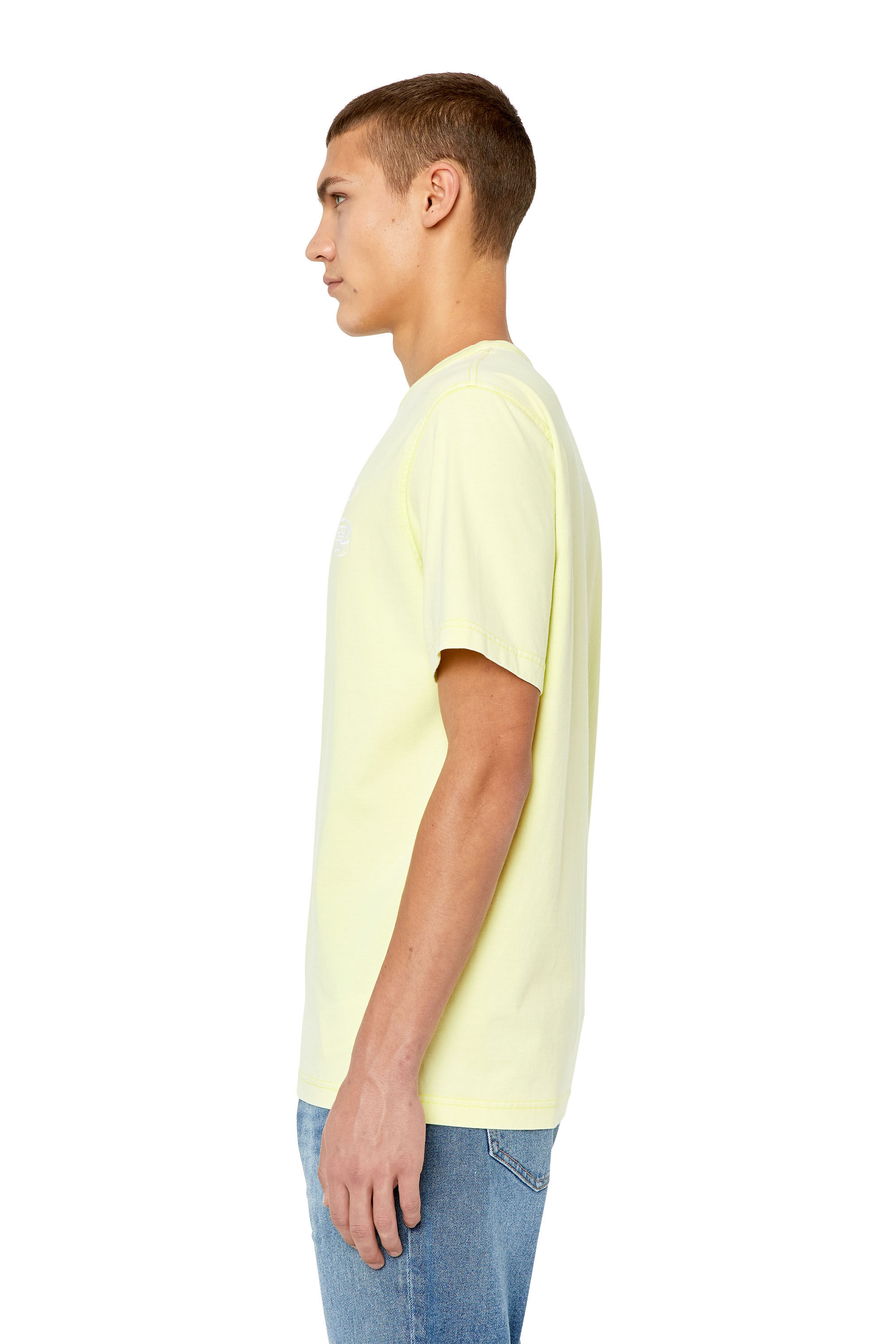 Diesel - T-JUST-G14, Male's Tシャツ レギュラーフィット ロゴ ガーメントダイ in 蛍光イエロー - 6