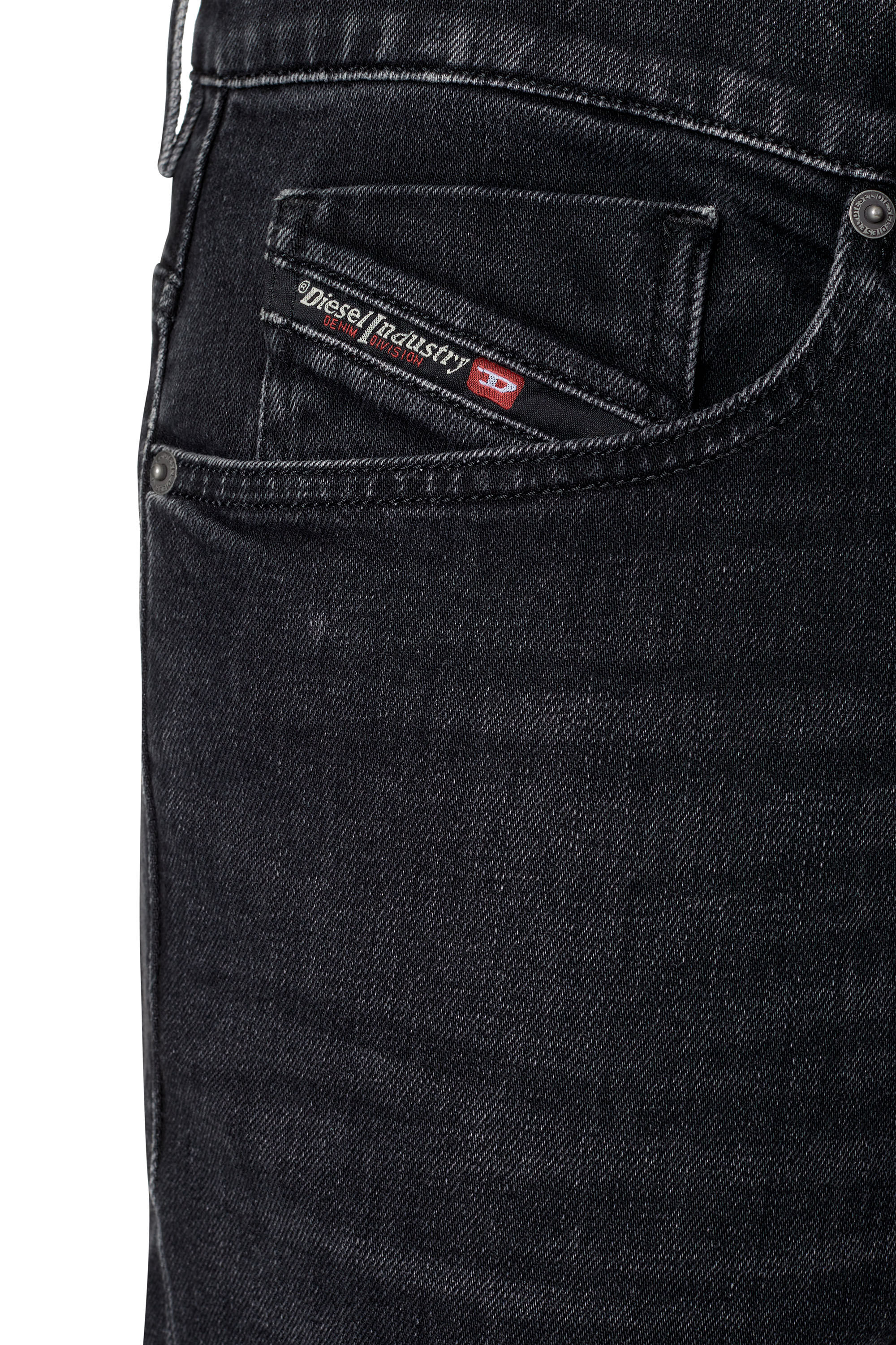 2005 D-FINING 09B83（MEN）: テーパードデニム ｜ディーゼル