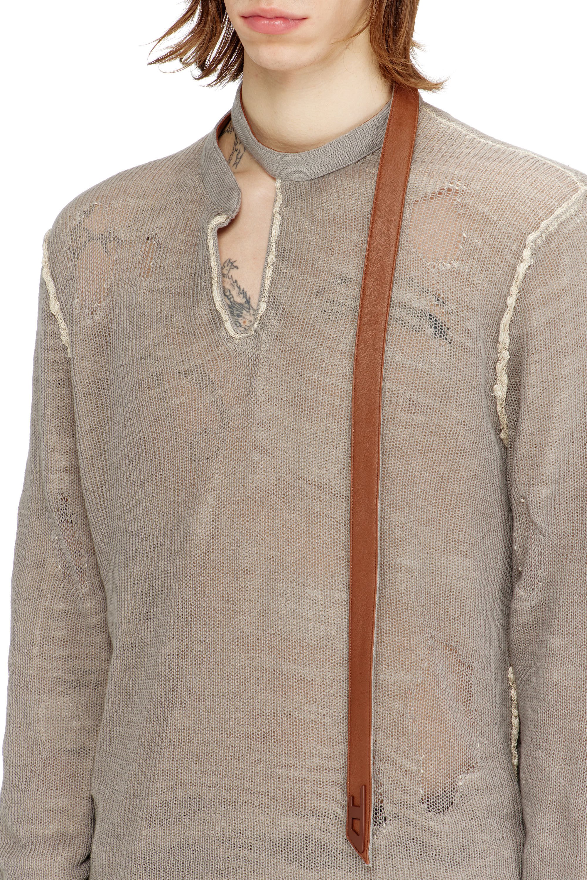 Diesel - K-DAIANERIS, Male's Distressed jumper with biker neck strap in ブラウン - 4