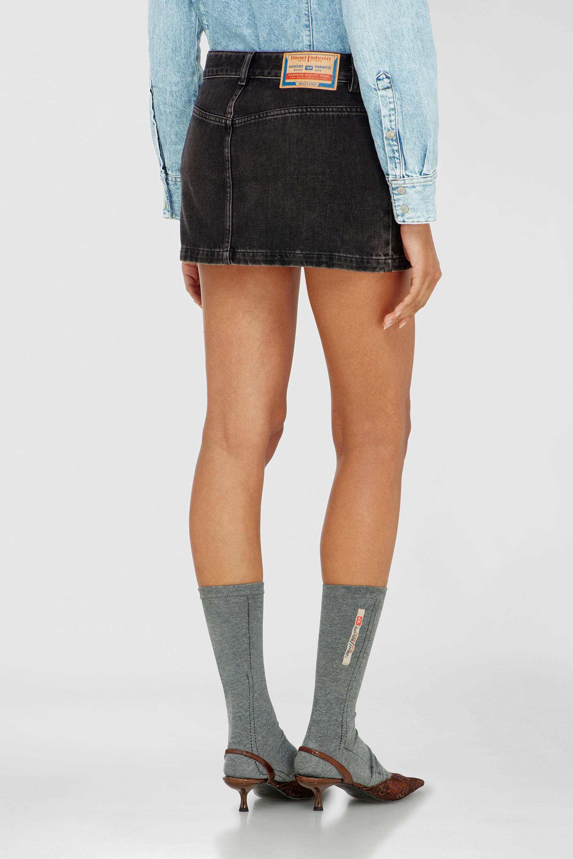 Diesel Industry デニム セットアップ ミニスカート ディーゼル DE-RON Mini skirt in clean-wash denim｜ブラック｜ウィメンズ｜DIESEL