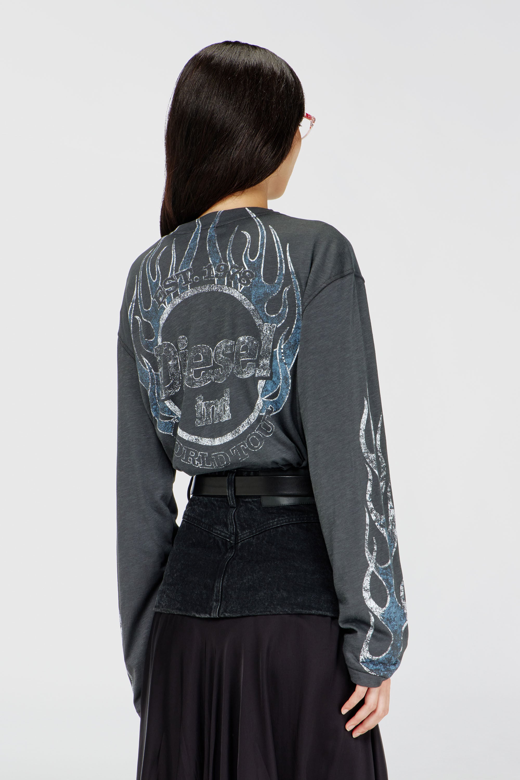 Diesel - T-HILARY-LS-B3, Female's 長袖Tシャツ in ダークグレー - 4