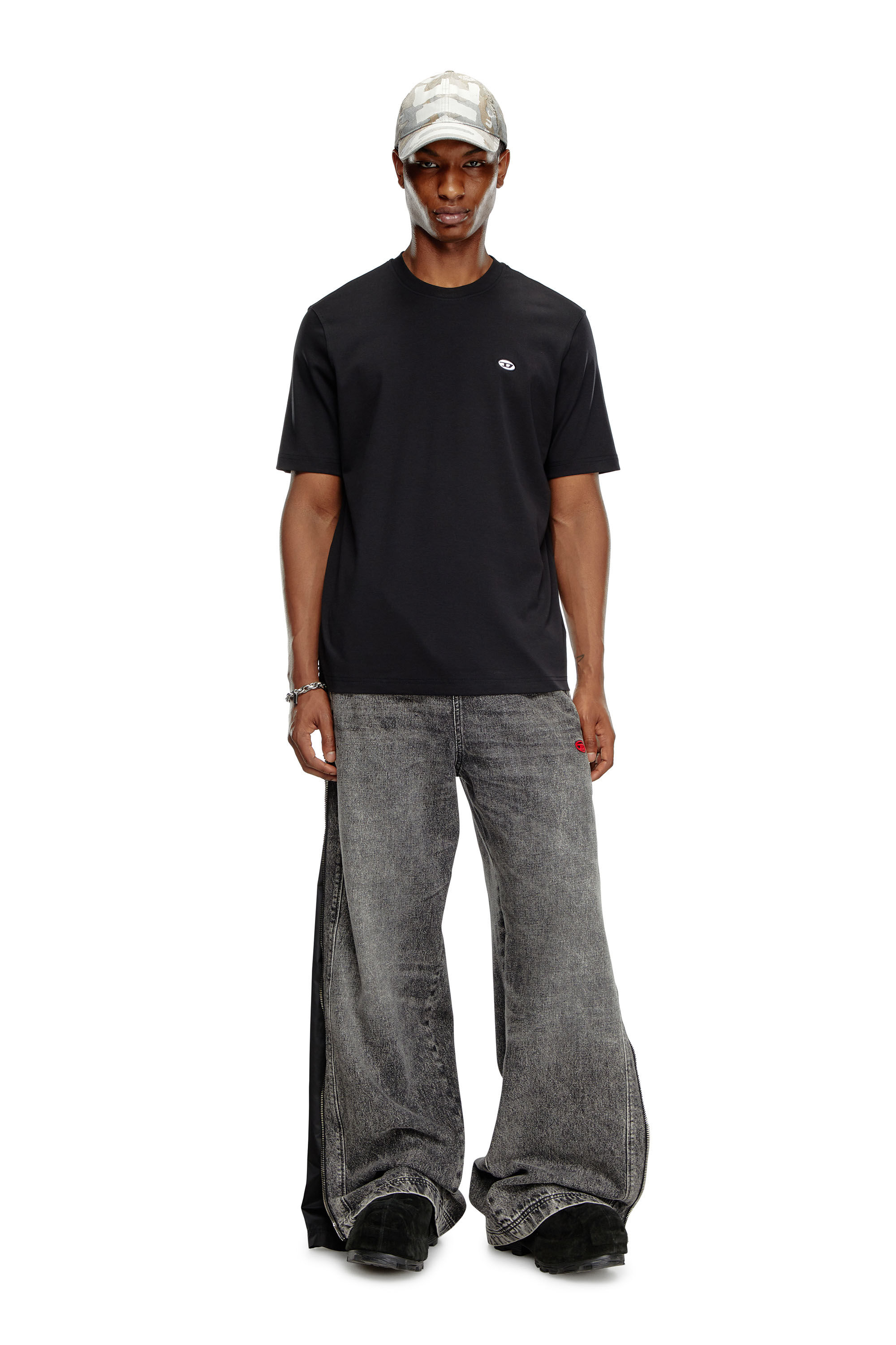 Diesel - T-ADJUST-DOVAL-PJ, Male's T-shirt with Oval D patch in ブラック - 1