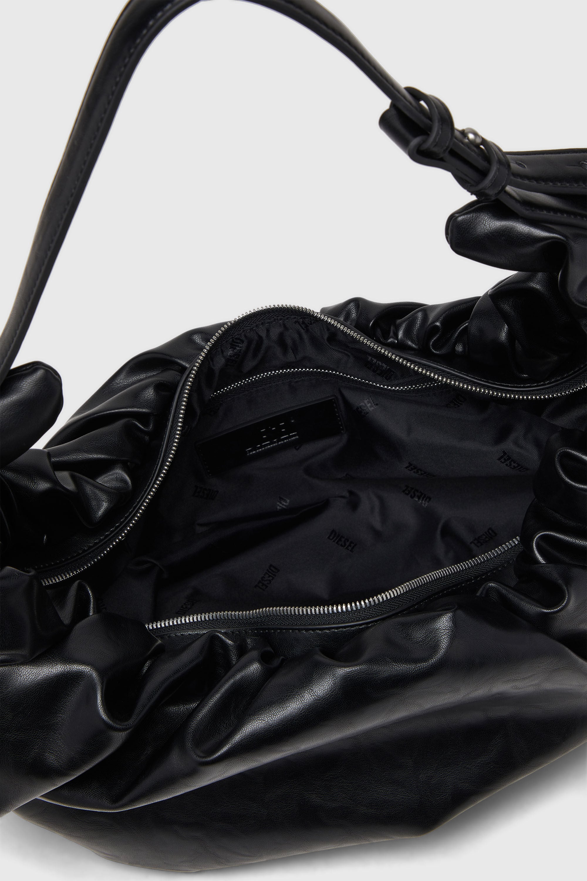 Diesel - GRAB-D HOBO L, Female's ホーボーバッグ L in ブラック - 5