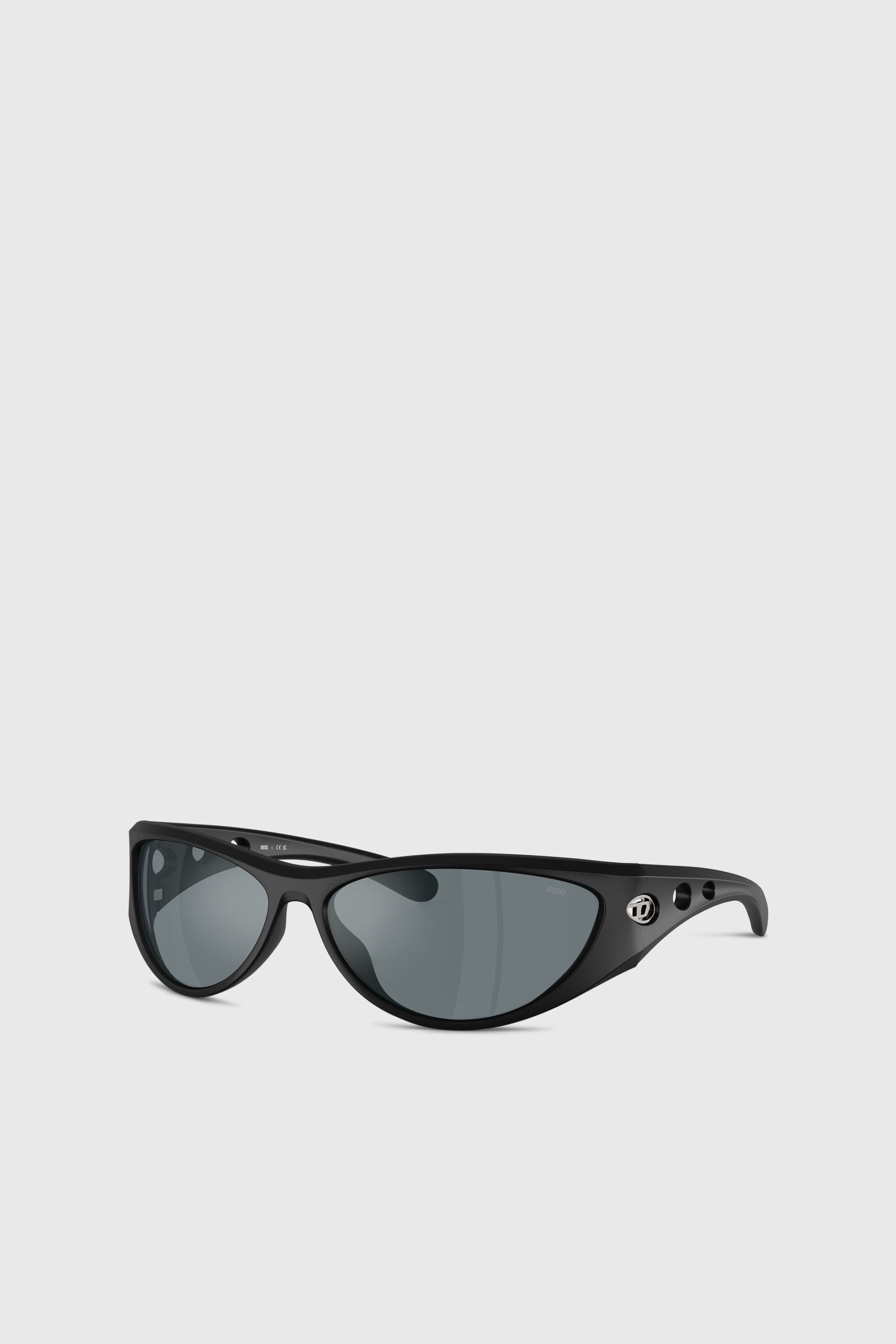 0DL3004U Cat-eye style sunglasses｜ブラック｜ウィメンズ｜DIESEL