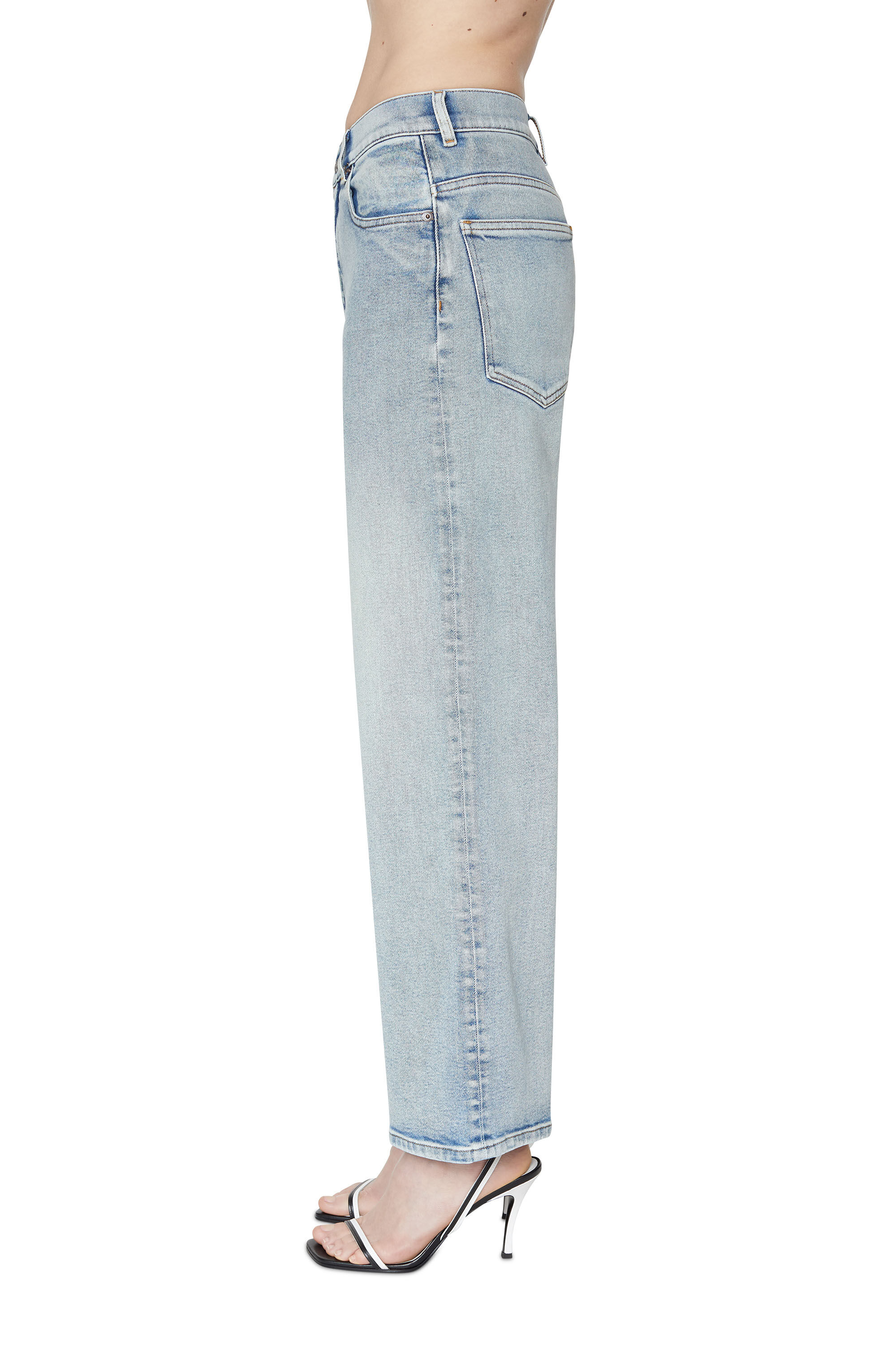 ブーツカットフレア Jeans - 2000 Widee | ライトブルー | ウィメンズ ...