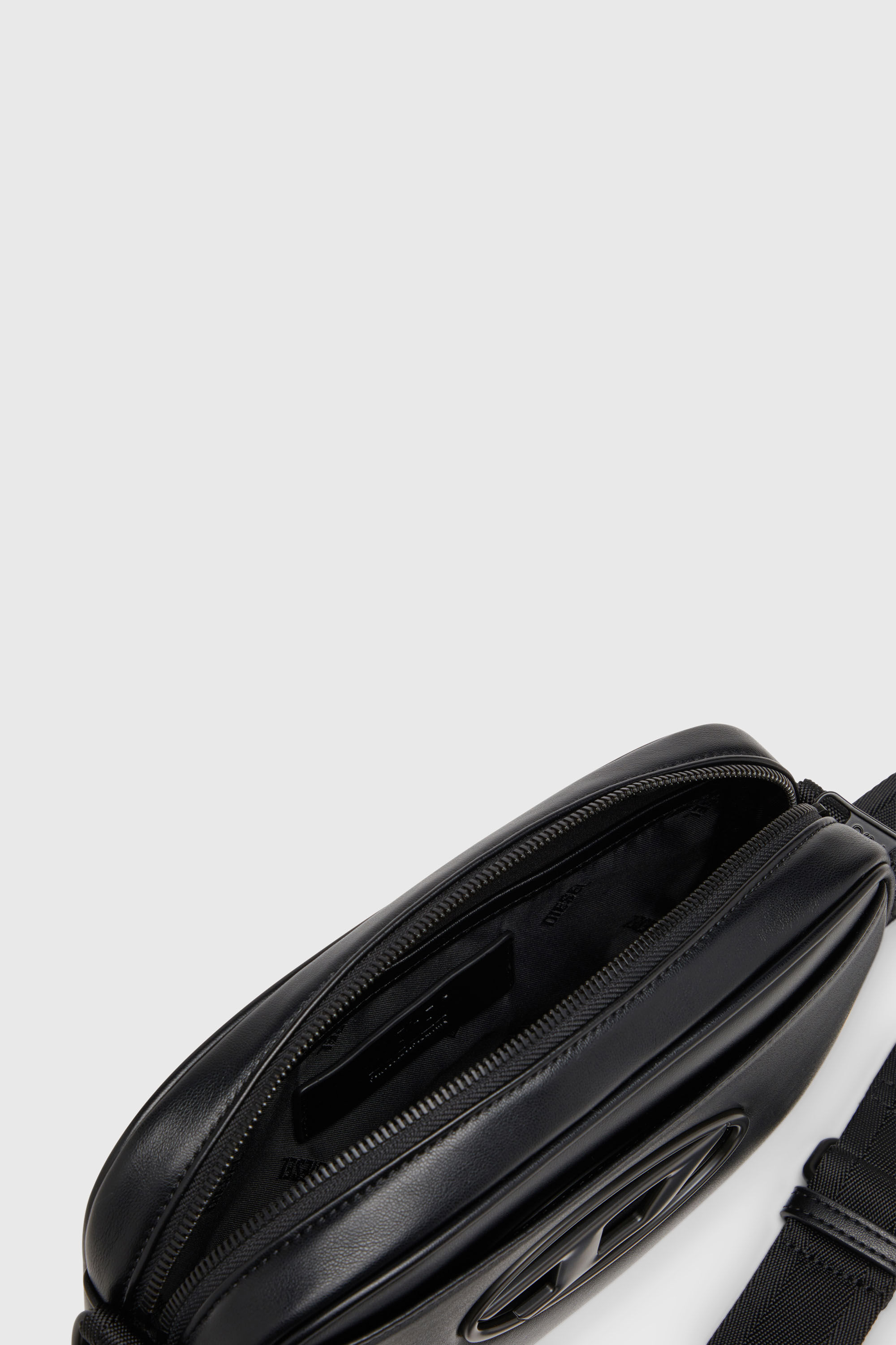 HOLI-D CAMERA BAG カメラバッグ｜ブラック｜メンズ｜DIESEL