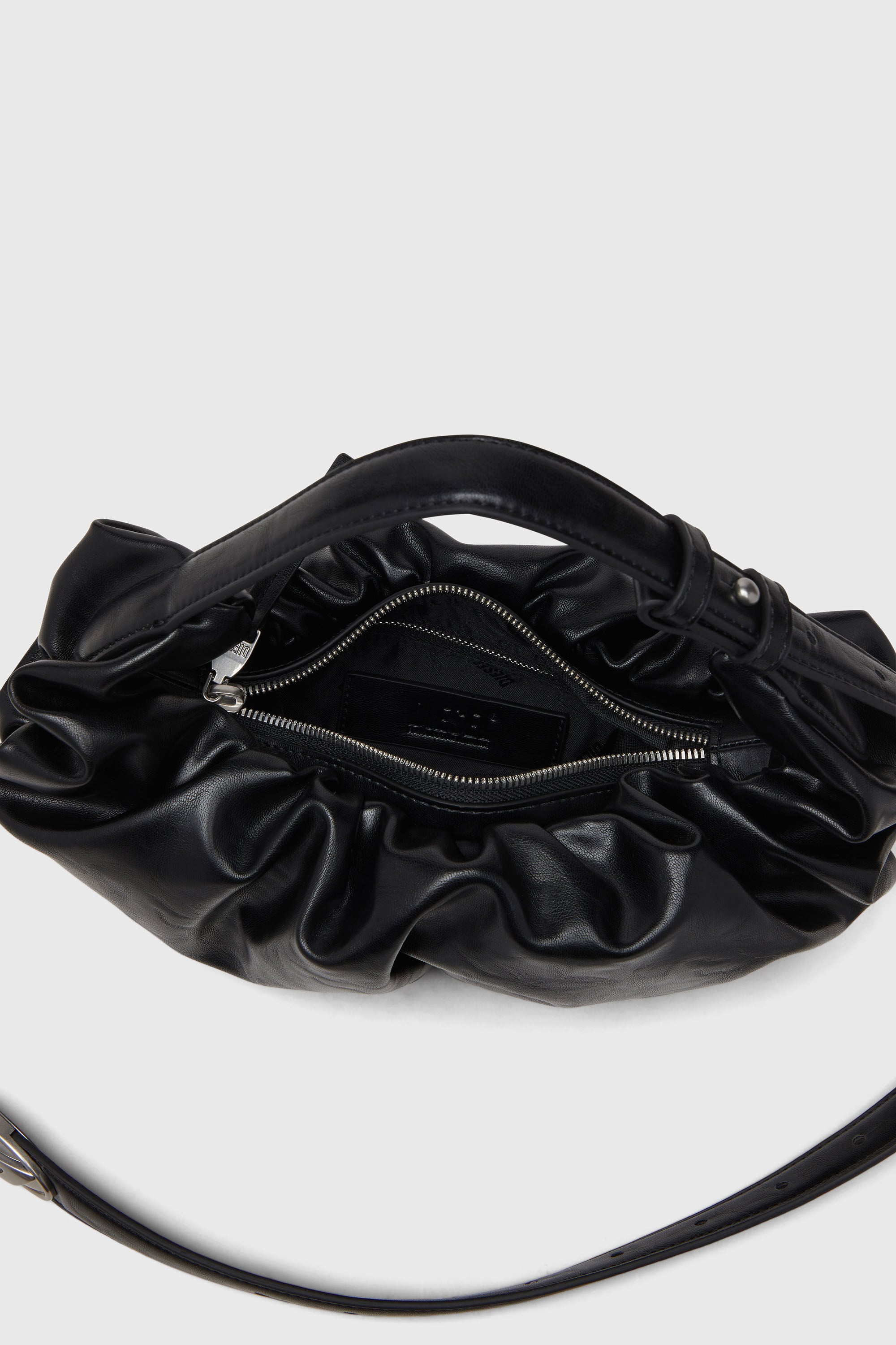 DIESEL®】ホーボーバッグgrab-d hobo s｜ディーゼル公式オンラインストア