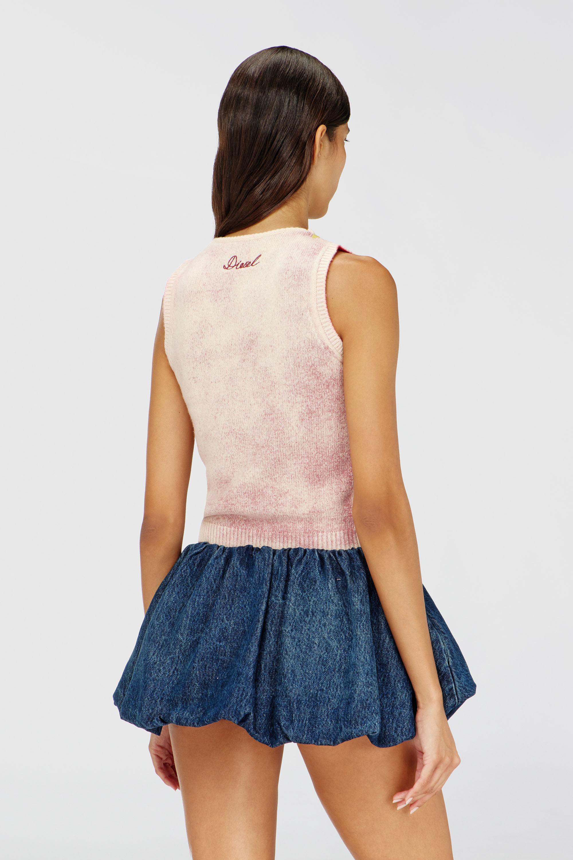 Diesel - M-RARIS, Female's Knit vest in floral wool-blend knit in ピンク / ホワイト - 4