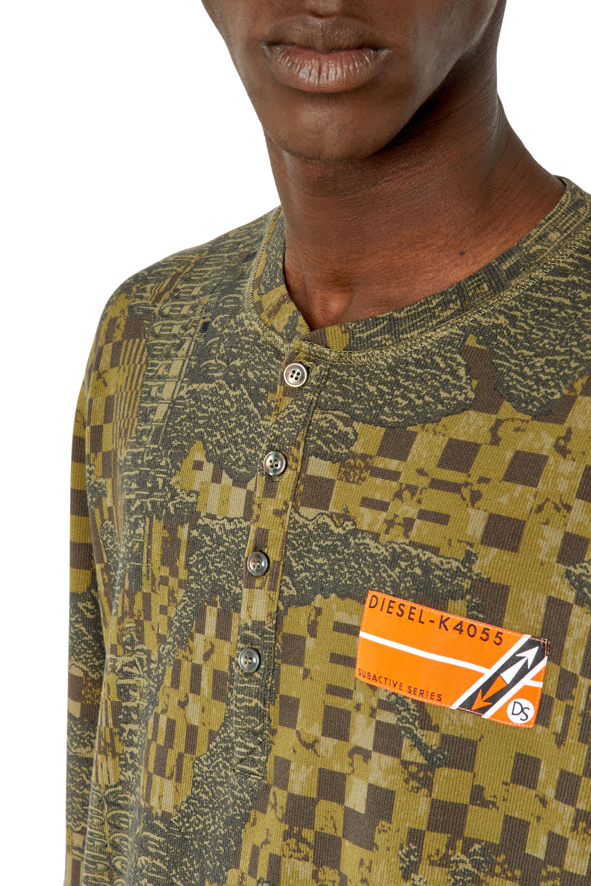 Diesel - T-JUSER-G1, Male's Tシャツ 長そで ヘンリーネック カモフラージュ in ミリタリーグリーン - 4