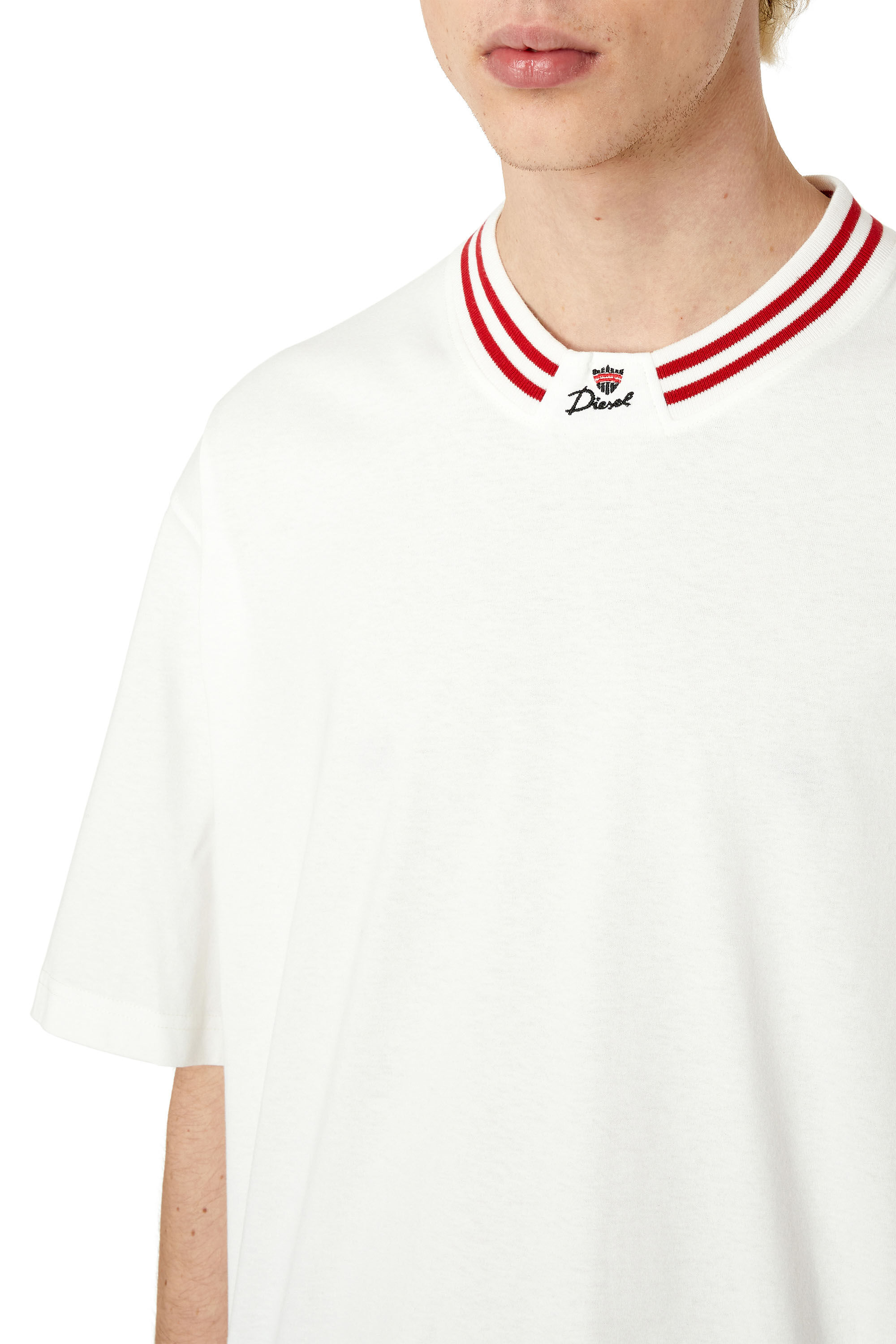 Diesel - T-KROWN, Male's Tシャツ クラウン ロゴ ルーズフィット in ホワイト - 4