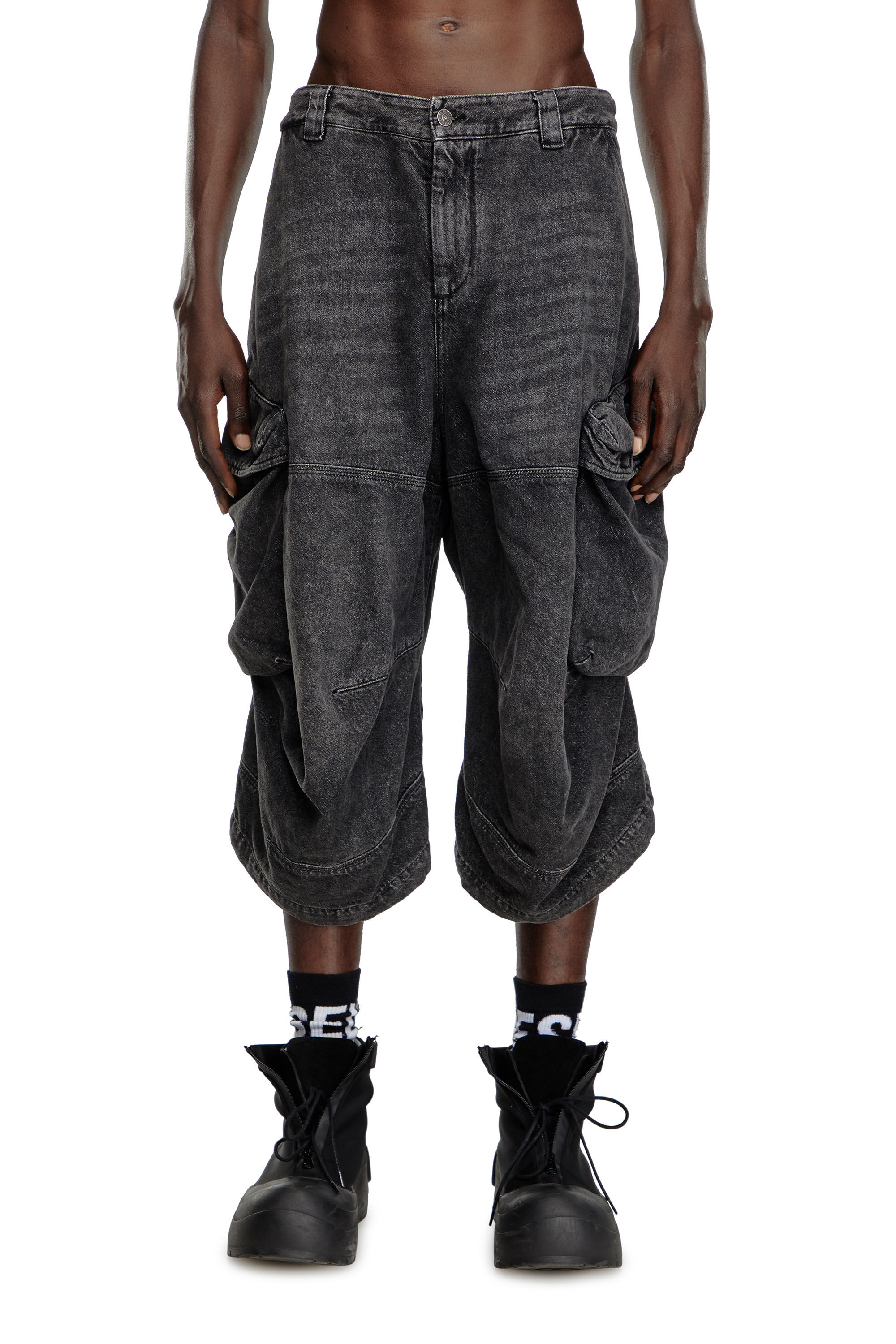 Diesel - D-ARNE-SHORT-S, Male's Long shorts in denim with cargo pockets in ブラック - 3