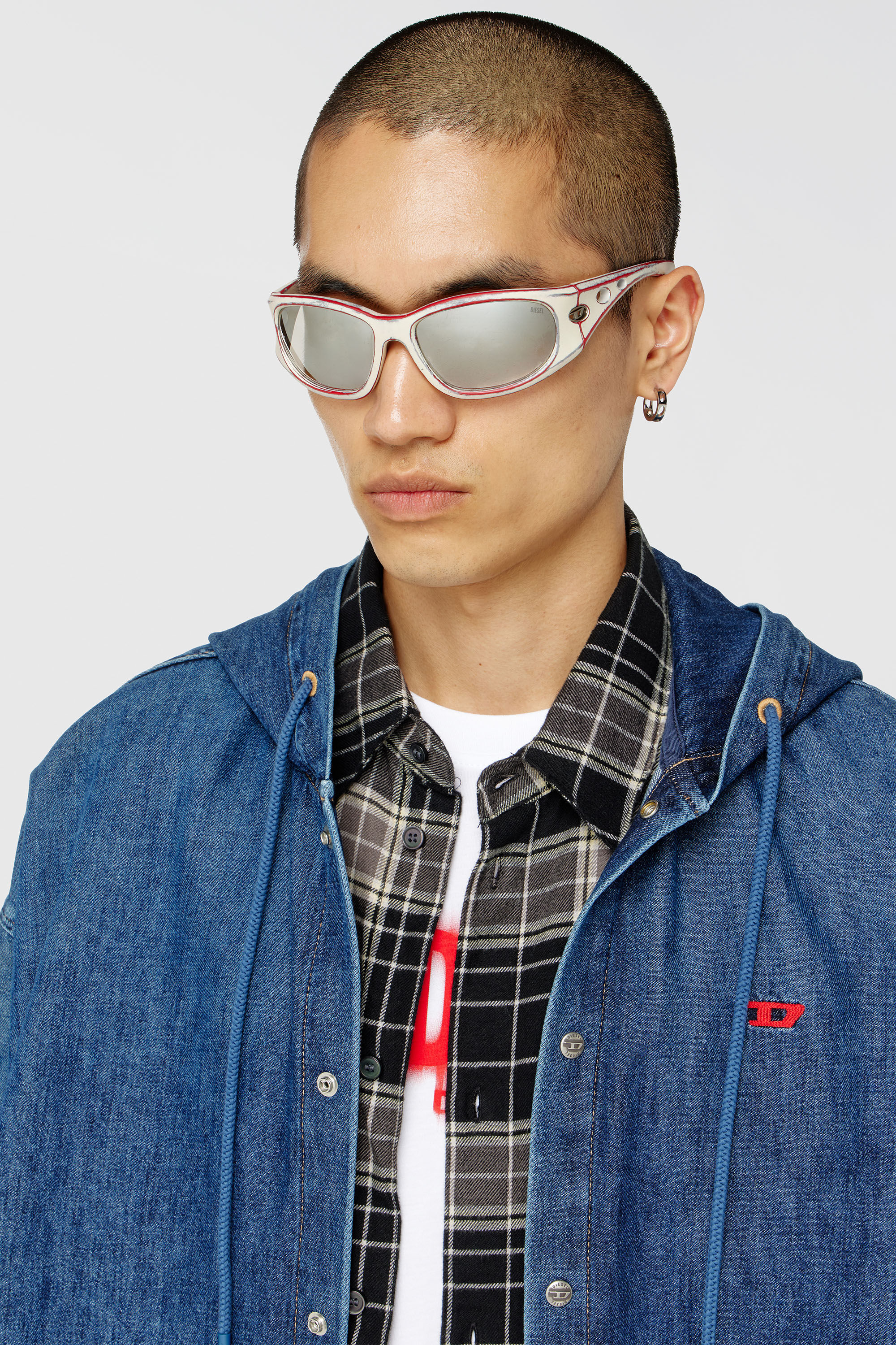 0DL3004U Cat-eye style sunglasses｜レッド｜ウィメンズ｜DIESEL