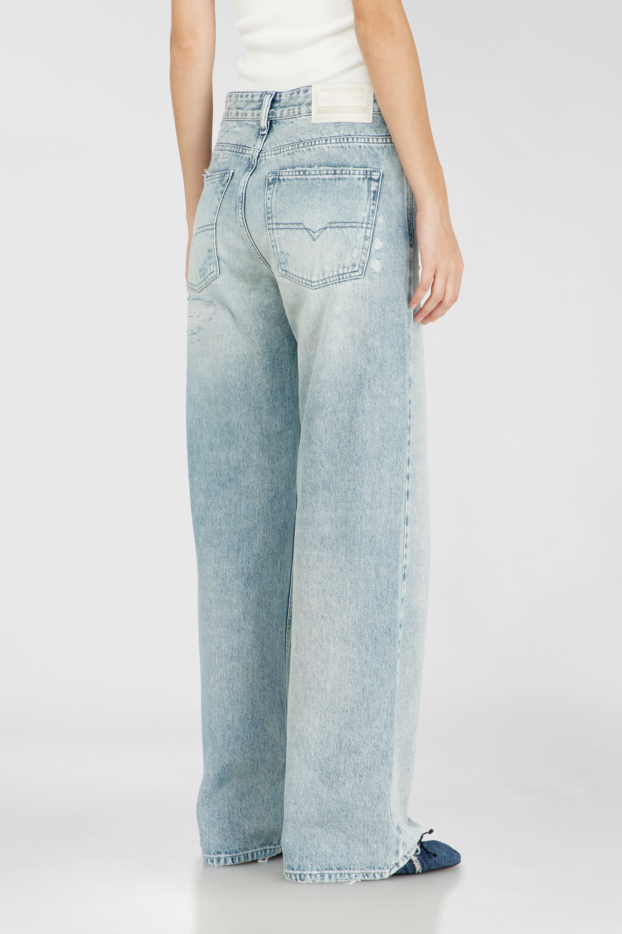 Diesel - Female's Relaxed Jeans 1990 D-Waigee 09R51, ライトブルー - 5