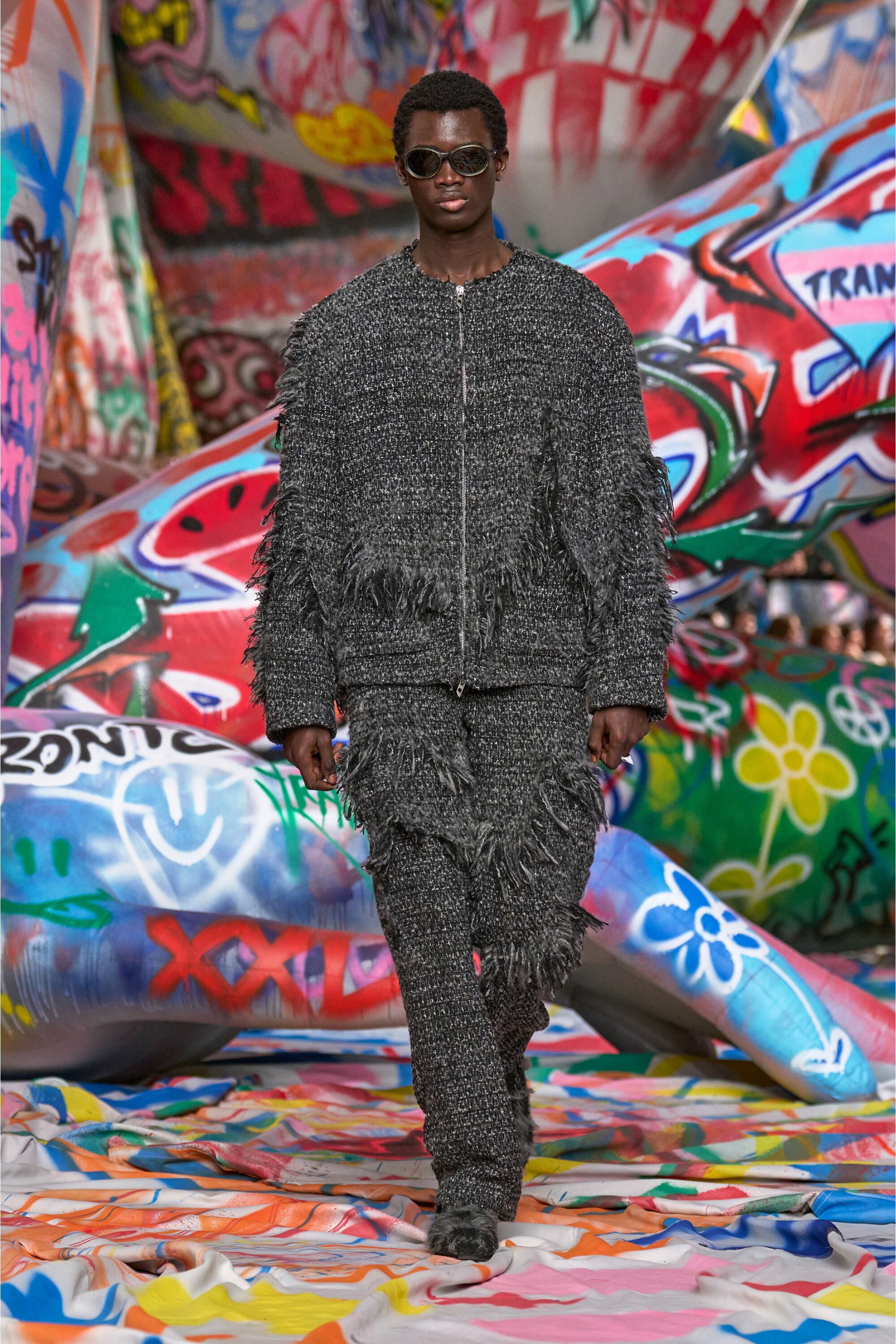 J-ABERDEEN Layered jacket in destroyed bouclé｜ブラック｜メンズ