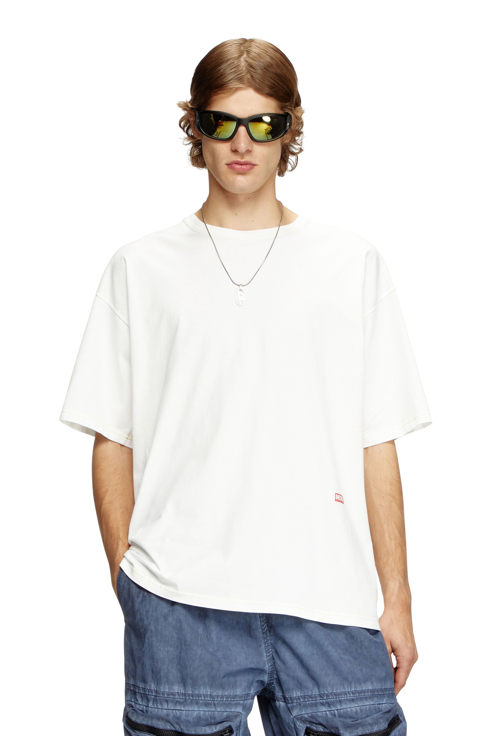 Diesel - T-BOXT-R18, Male's T-shirt with apple core print in ホワイト - 3
