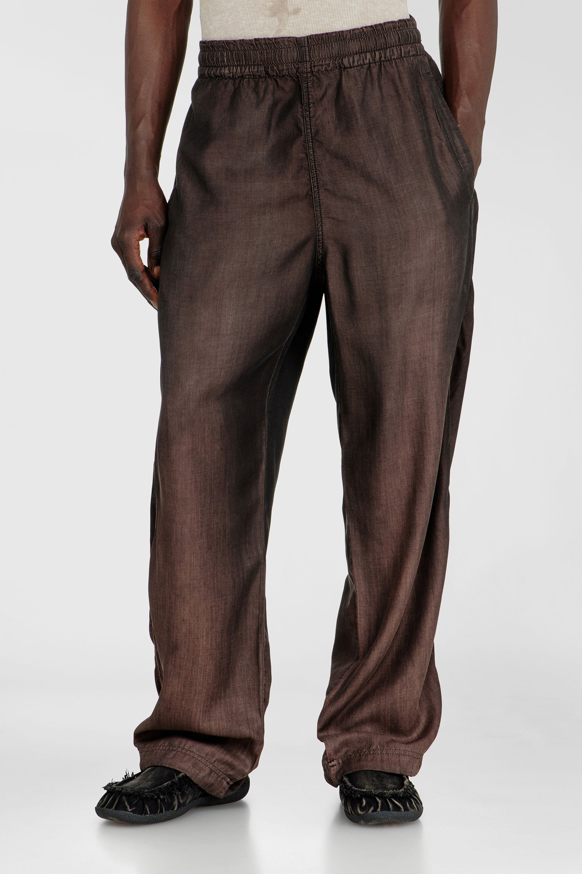 Diesel - Unisex's Relaxed Jeans D-Roder 068YF, ダークブラウン - 2