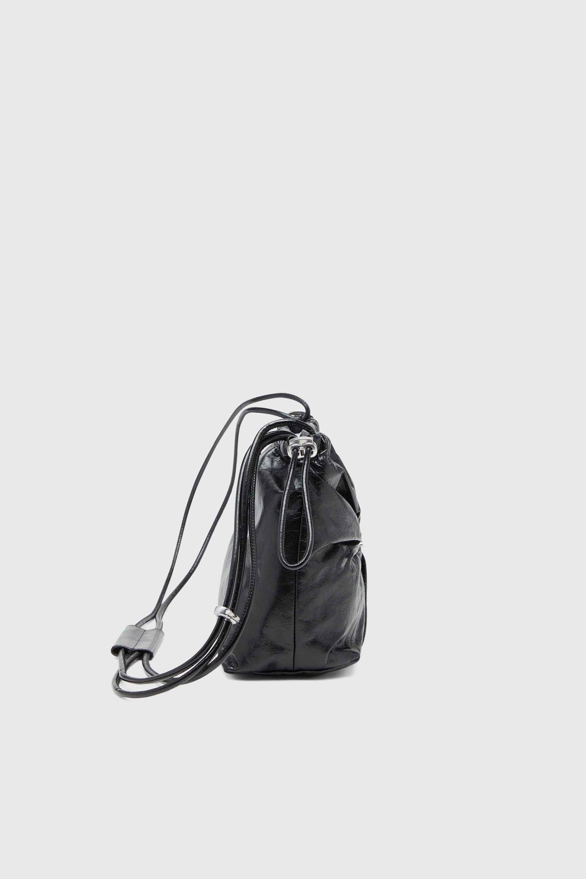 Diesel - SCRUNCH-D BUCKET, Female's バケットバッグ in ブラック - 4