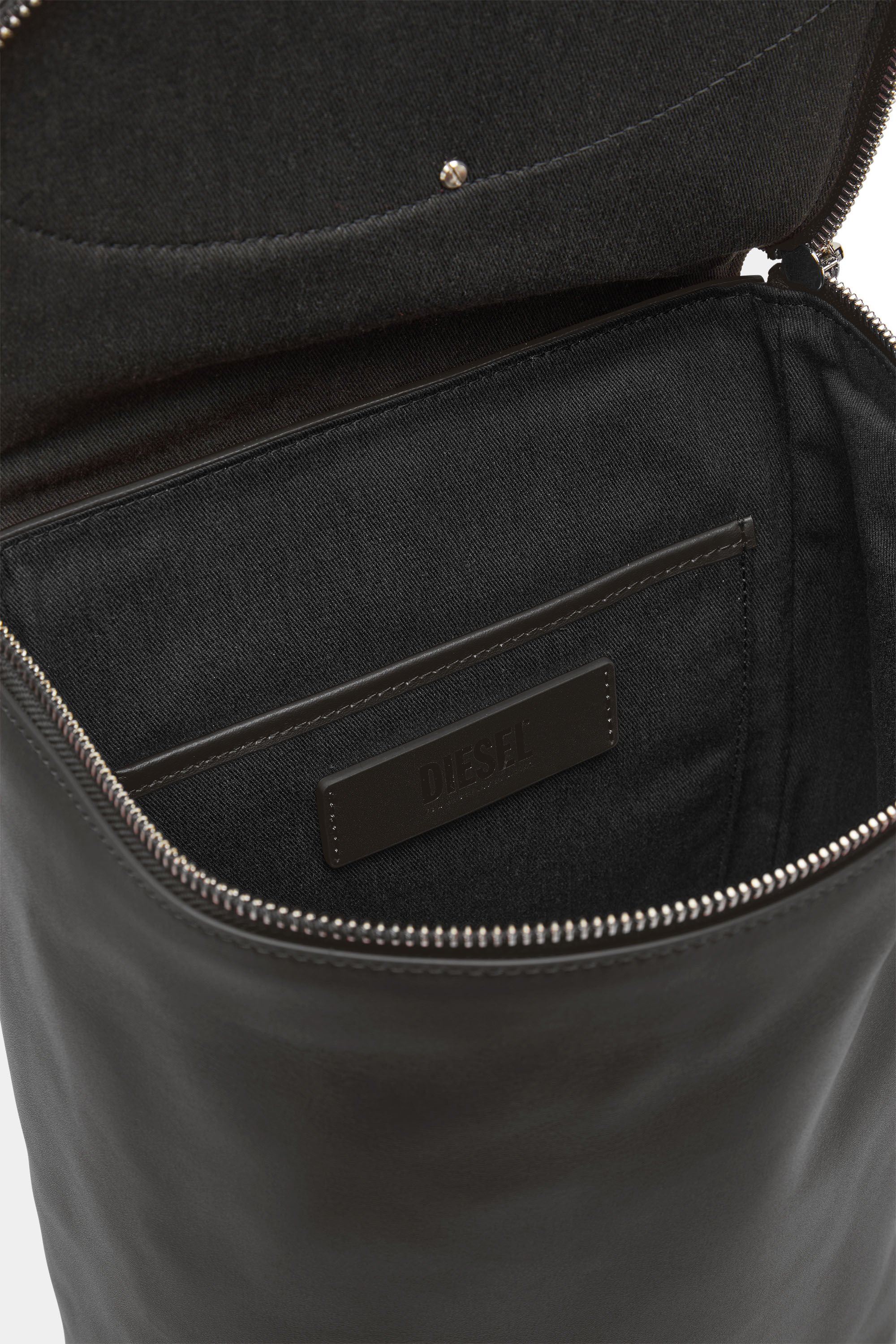 1DR-BACKPACK（WOMEN）: ロゴレザーバックパック｜ディーゼル