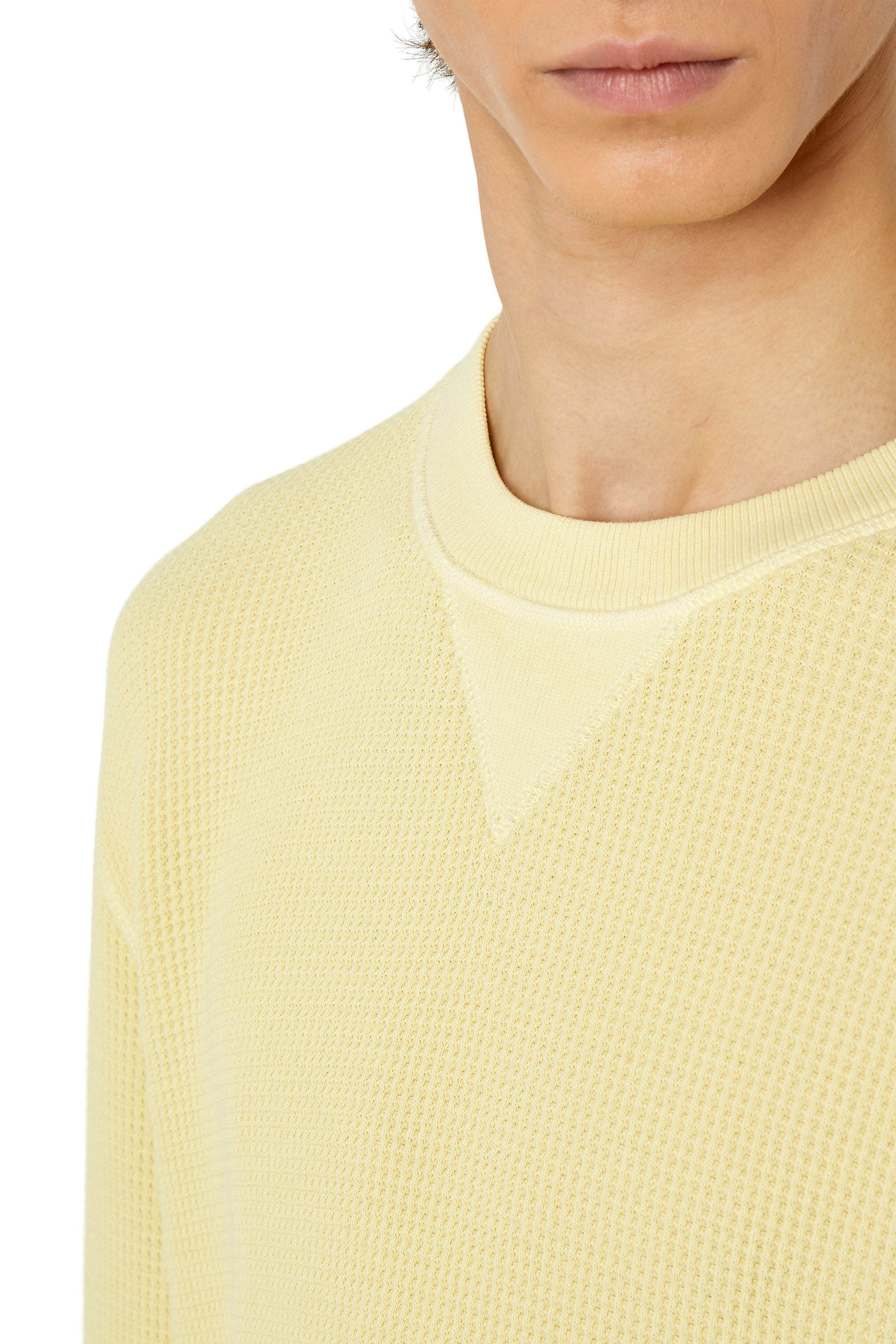 Diesel - S-GINAFFLE, Male's スウェット バックプリント レギュラーフィット in Yellow - 4