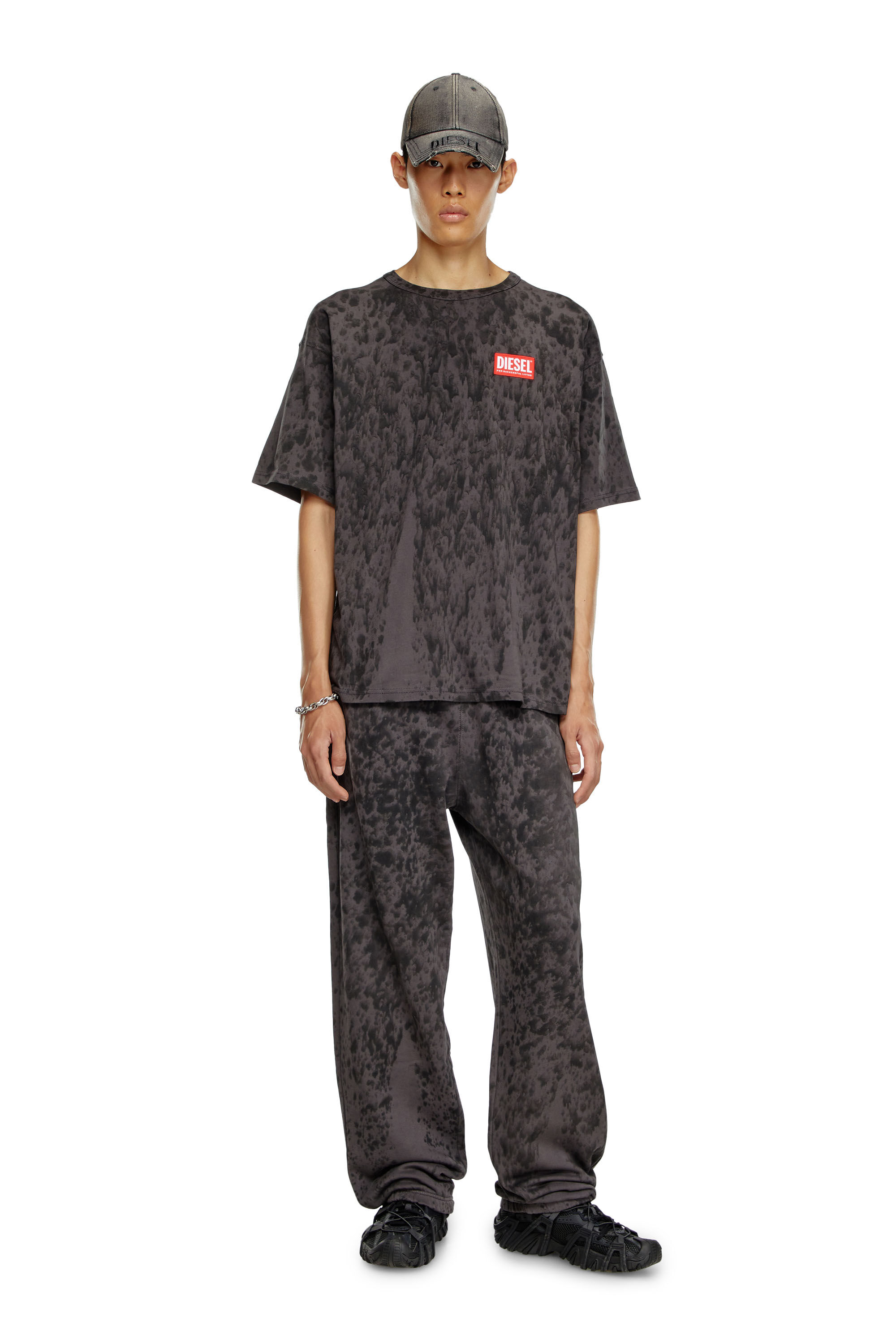 Diesel - P-MARKY-K1, Male's Track pants in raindrop-effect jersey in ブラック - 3