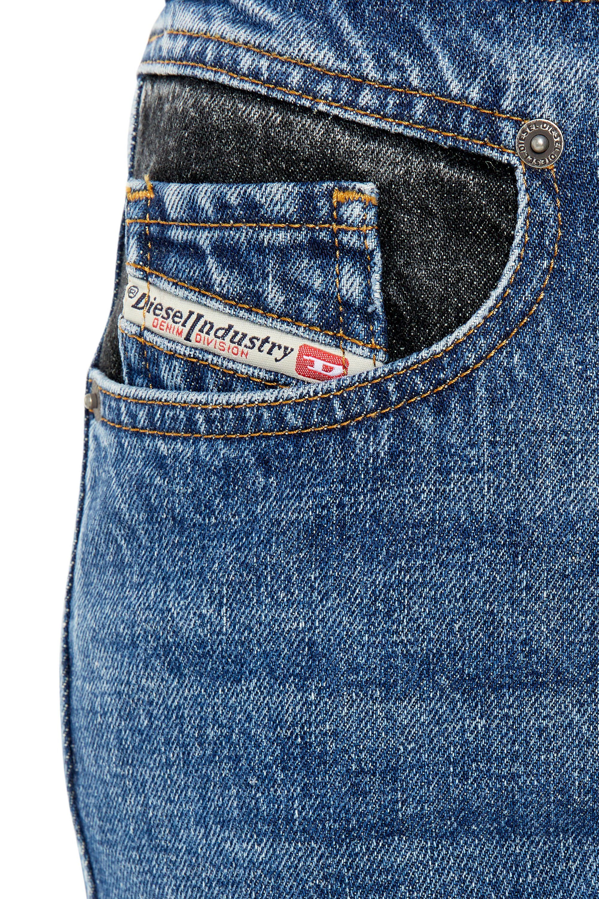 Diesel - Bootcut and Flare Jeans 2003 D-Escription 007N6, Female's SS23  デニム ハイウエスト ブーツカット スリム in ミディアムブルー - 3