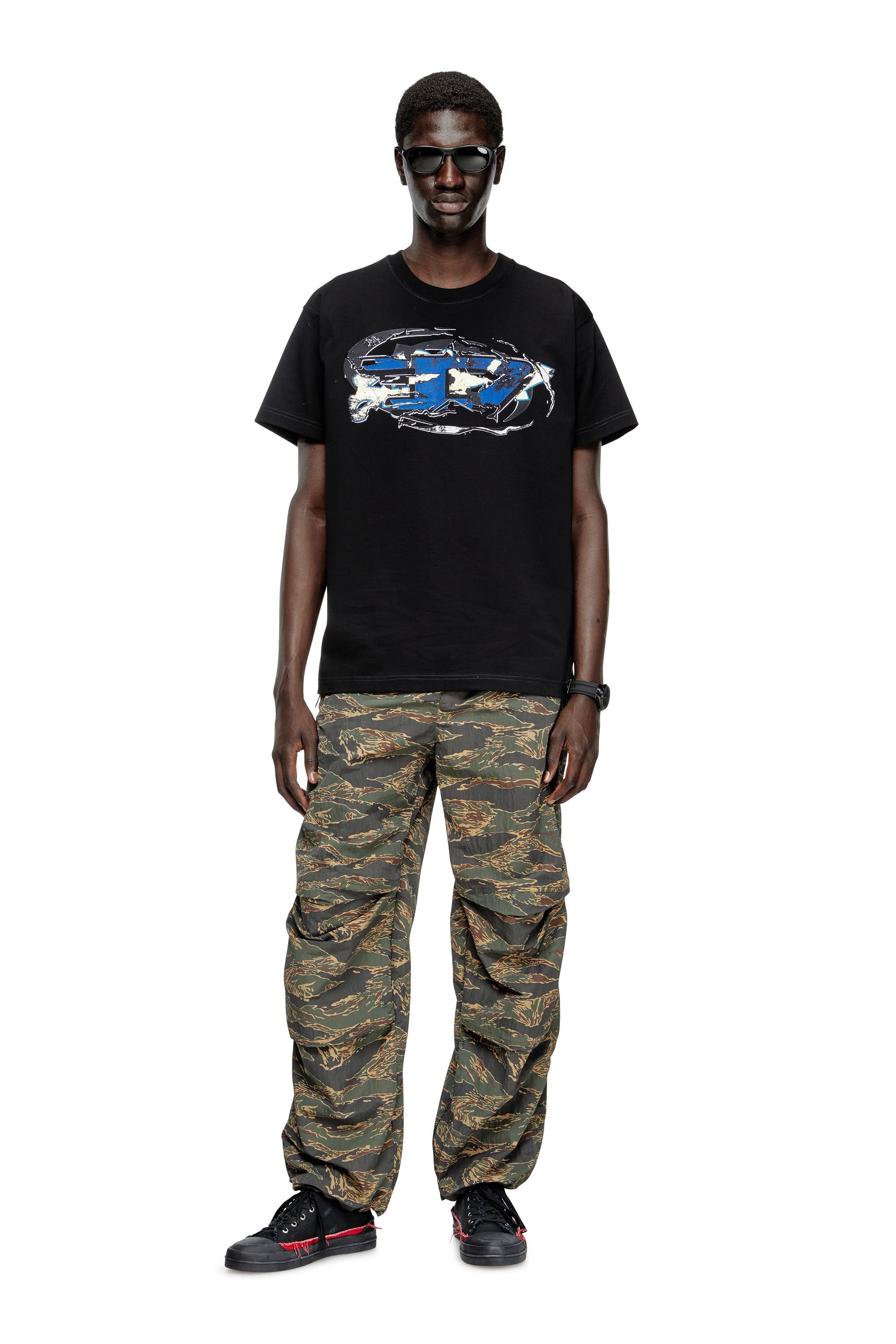 Diesel - T-NORM-T11, Male's T-shirt with Oval D logo in ブラック - 1