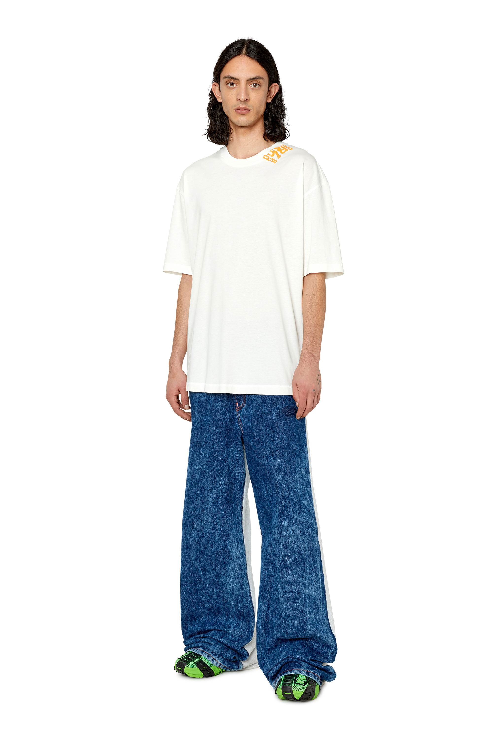 Diesel - T-WASH-G9, Male's Tシャツ グラフィック ロゴ in ホワイト - 1