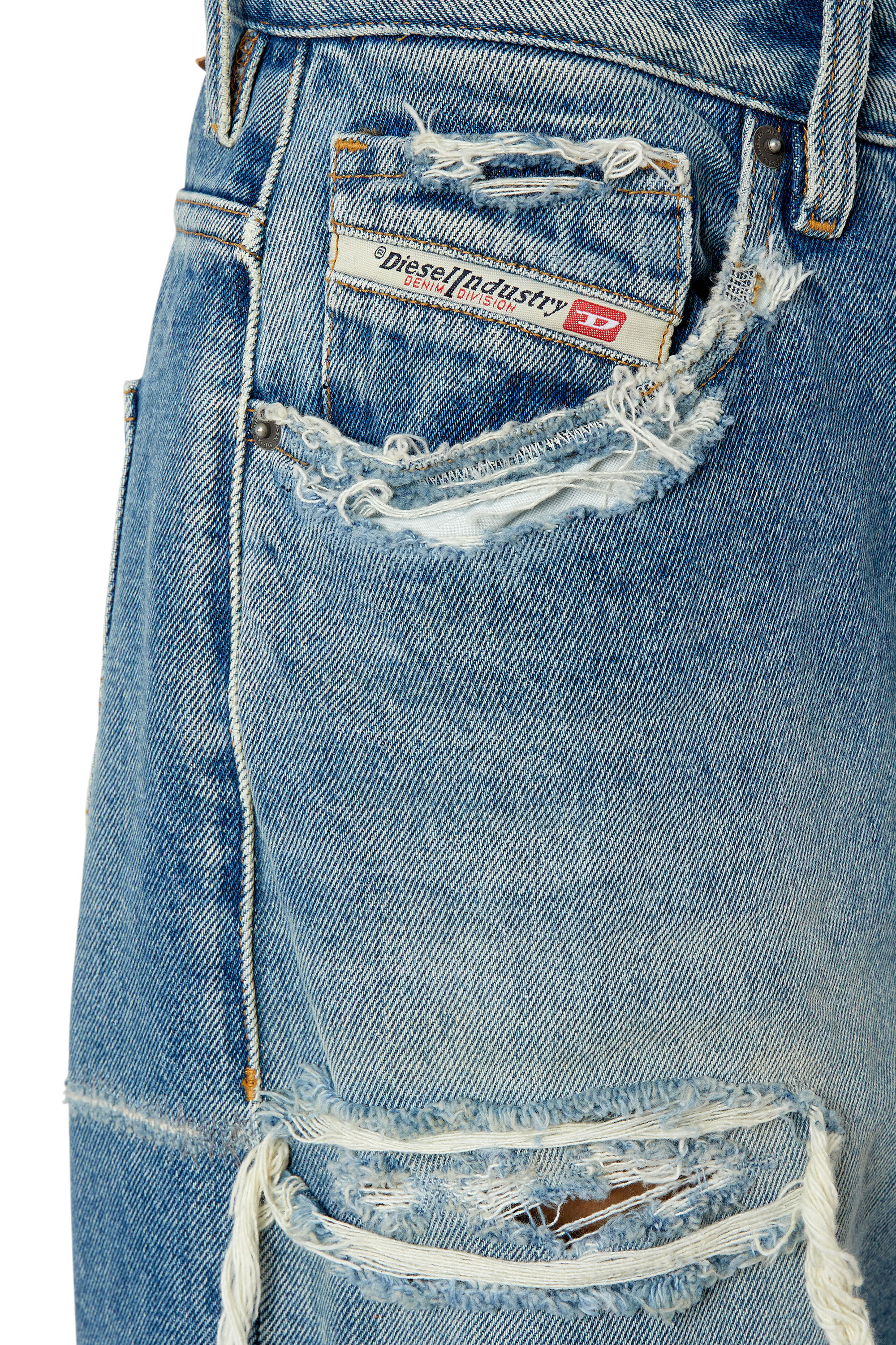 Diesel - Straight Jeans 1999 D-Reggy 007N3, Female's SS23  デニム ストレート ルーズ in ミディアムブルー - 4