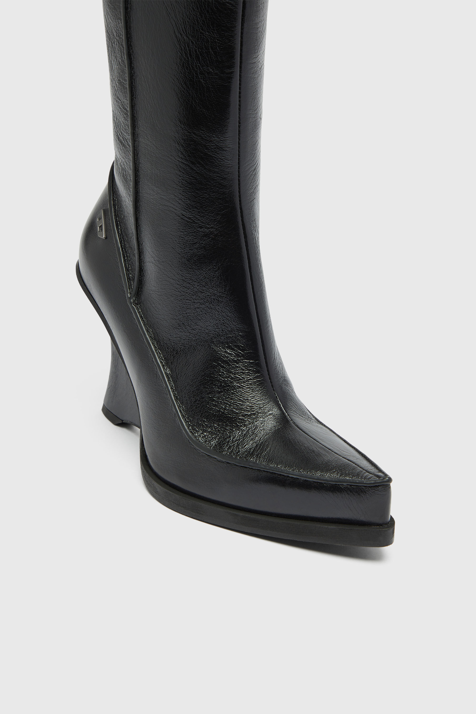 Diesel - D-LUCETTE-90-KB W, Female's D-Lucette-Knee-high boots in leather in null - 5