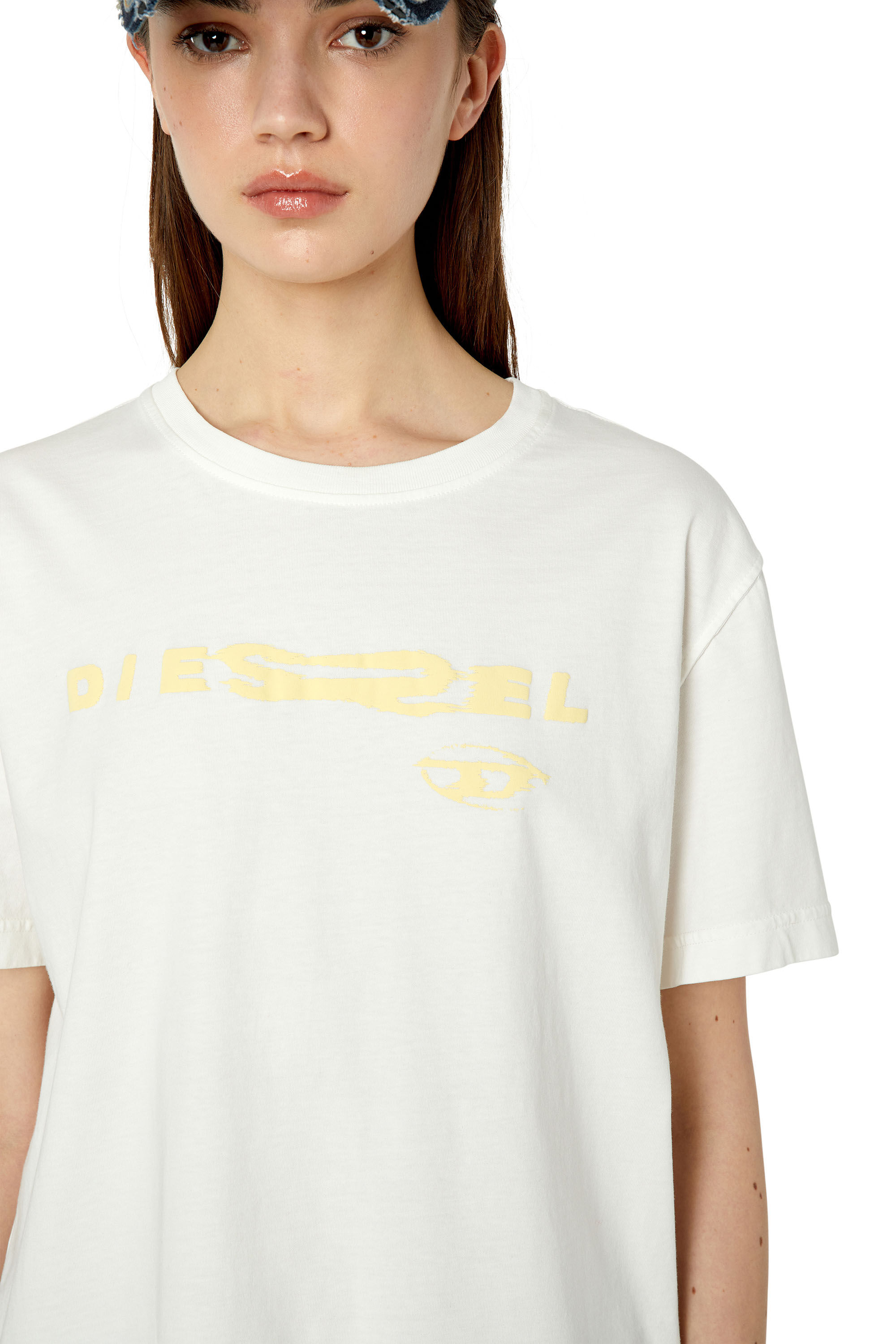 Diesel - T-DANNY, Female's Tシャツ ルーズフィット in ホワイト - 5