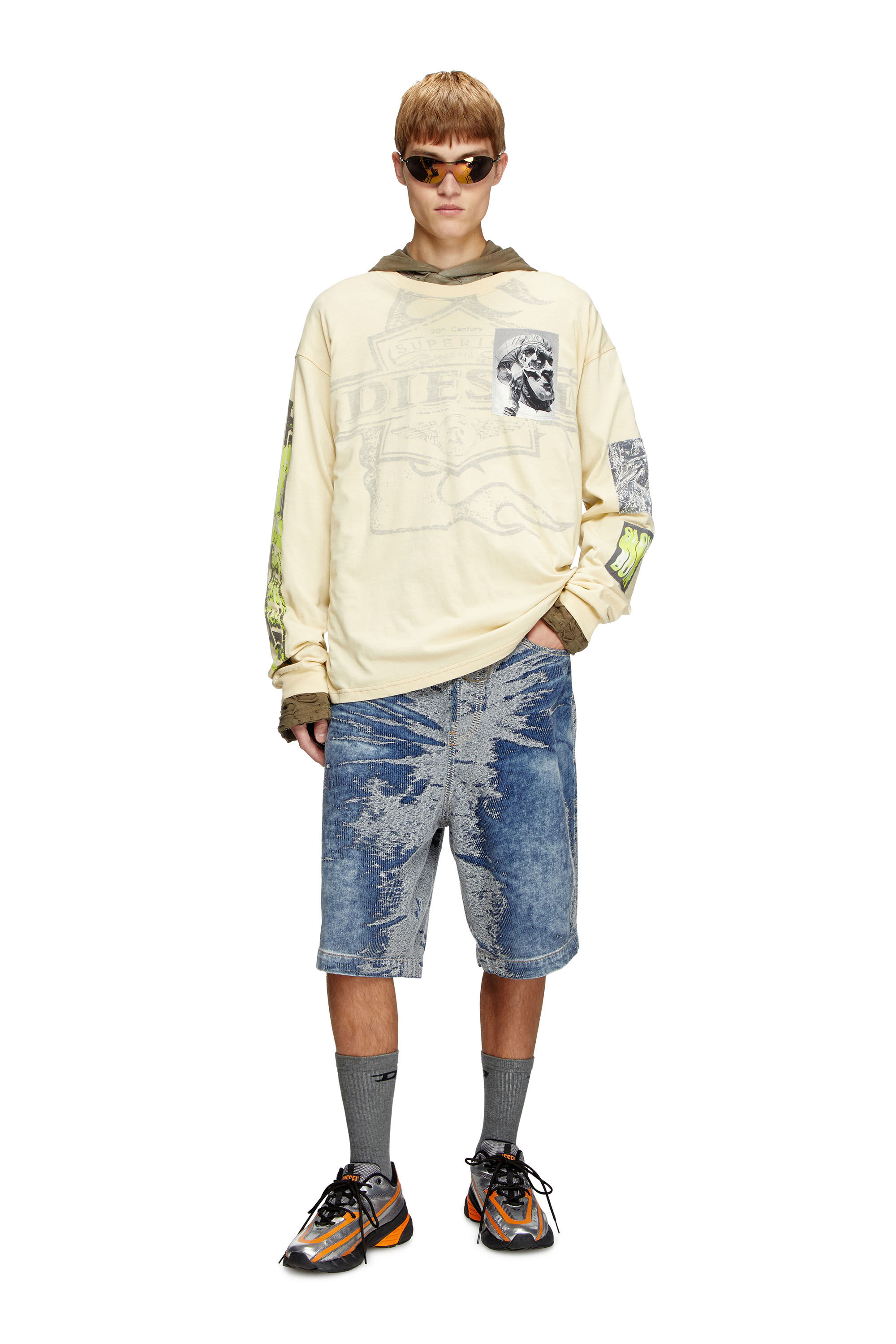 T-BOXT-LS-SLITS-R5 Long-sleeve T-shirt with graphic patches