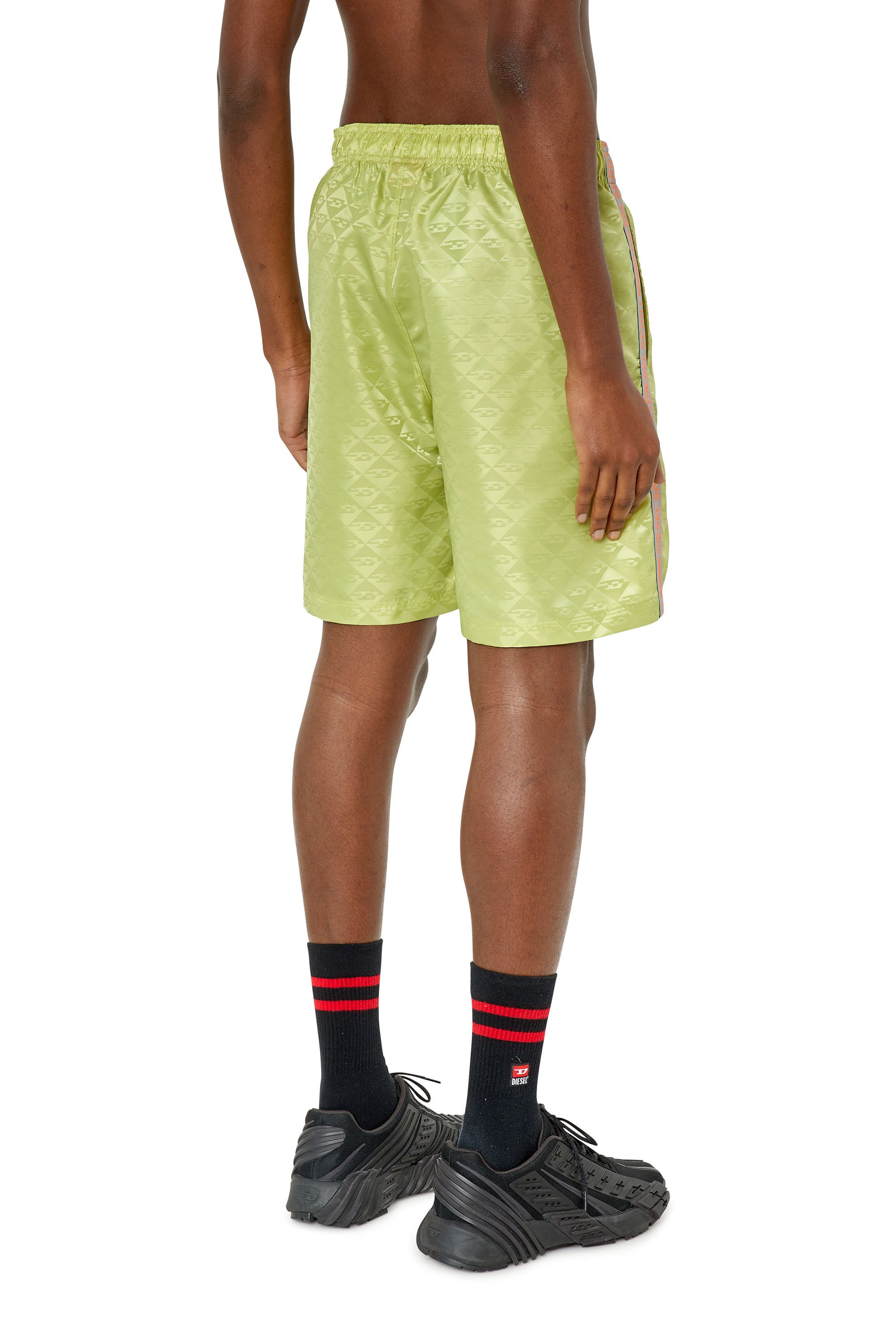Diesel - AMWB-LESLIE-HT28, Male's トラックハーフパンツ トレーニング DIESEL SPORT in グリーン - 5