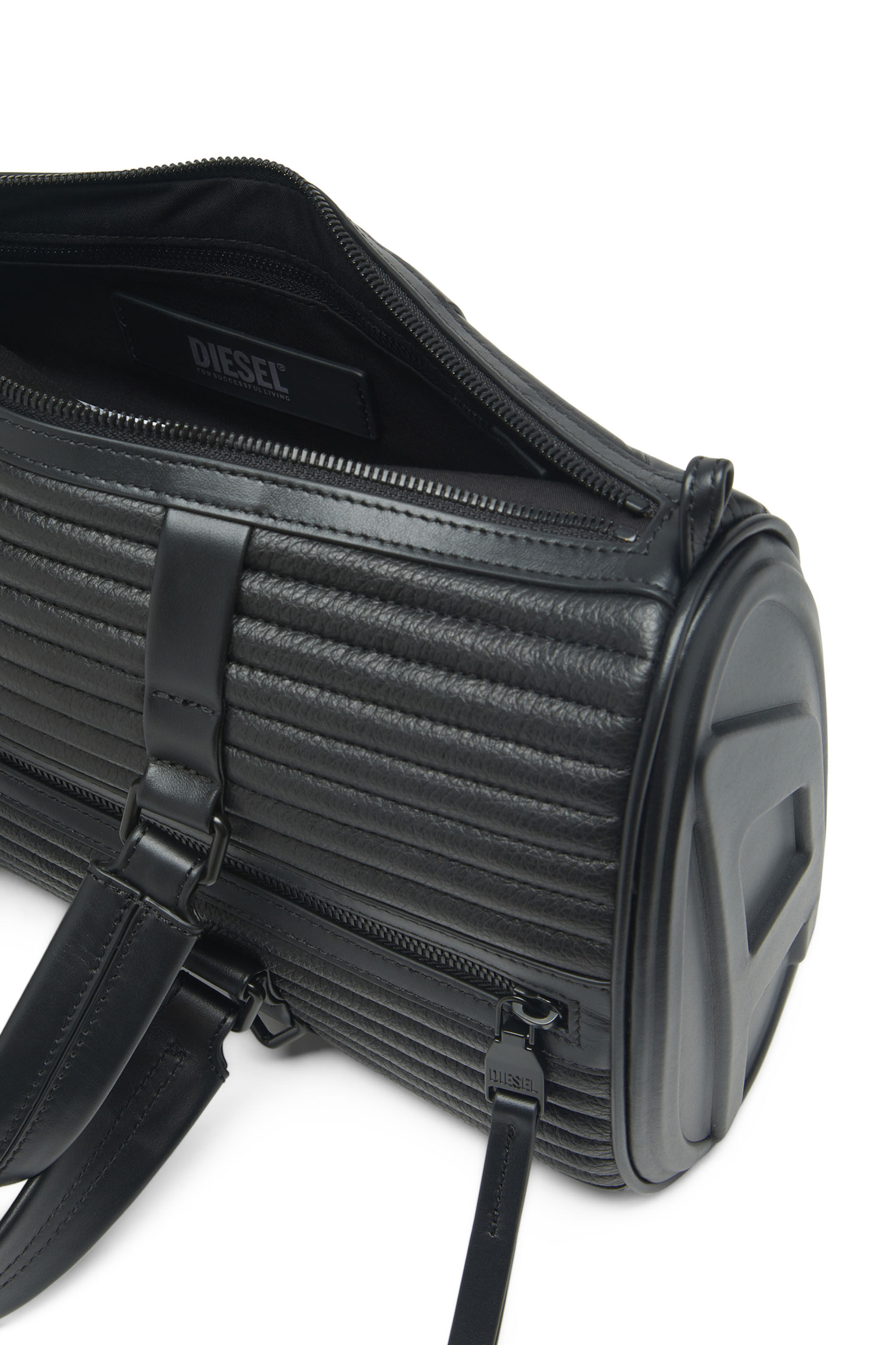 ODD SHOULDER M X（UNISEX）: レザーバッグ｜ディーゼル（DIESEL）公式 