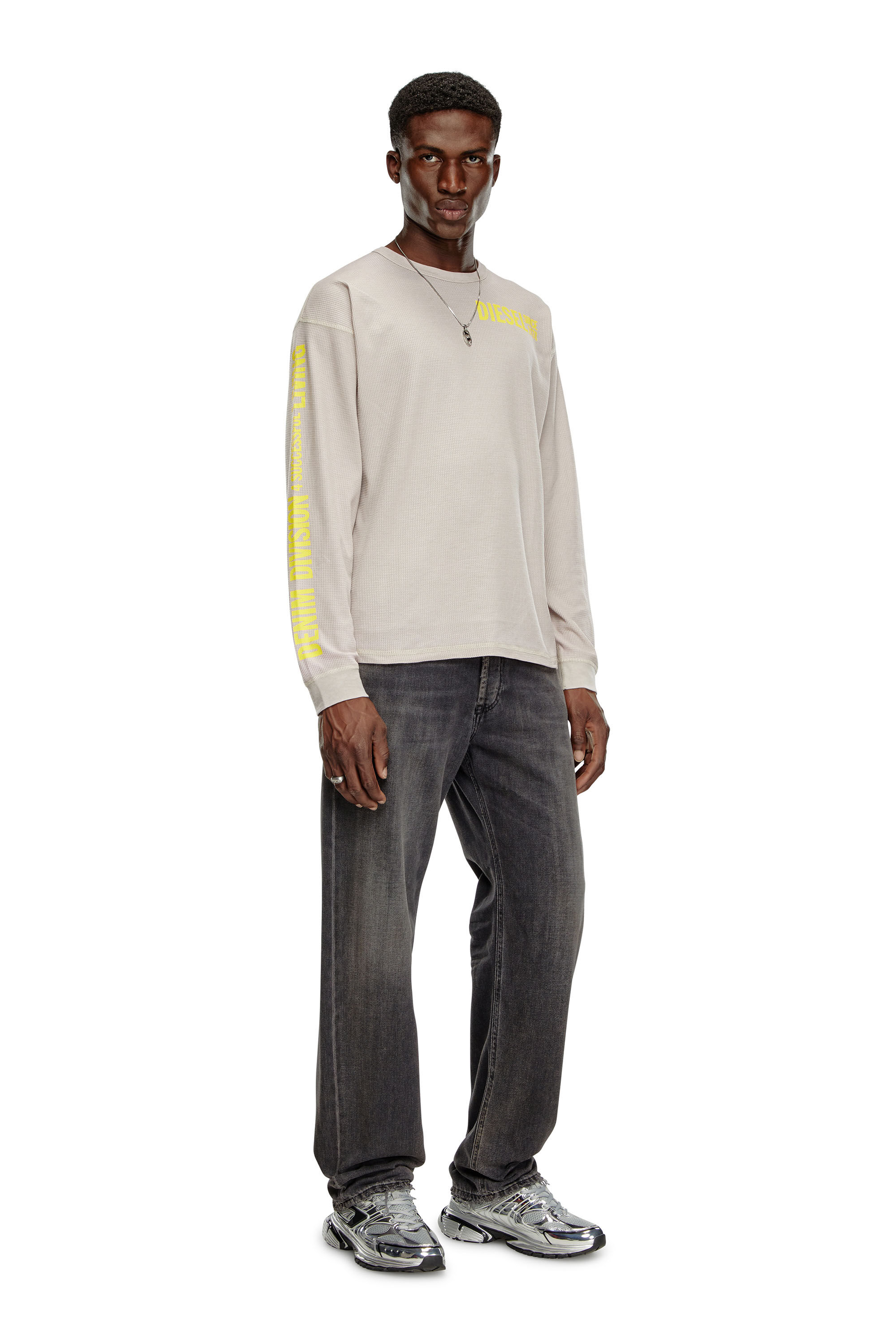 Diesel - T-BURNXT-LS, Male's Long-sleeve T-shirt in burnout waffle in フェースパウダー - 1