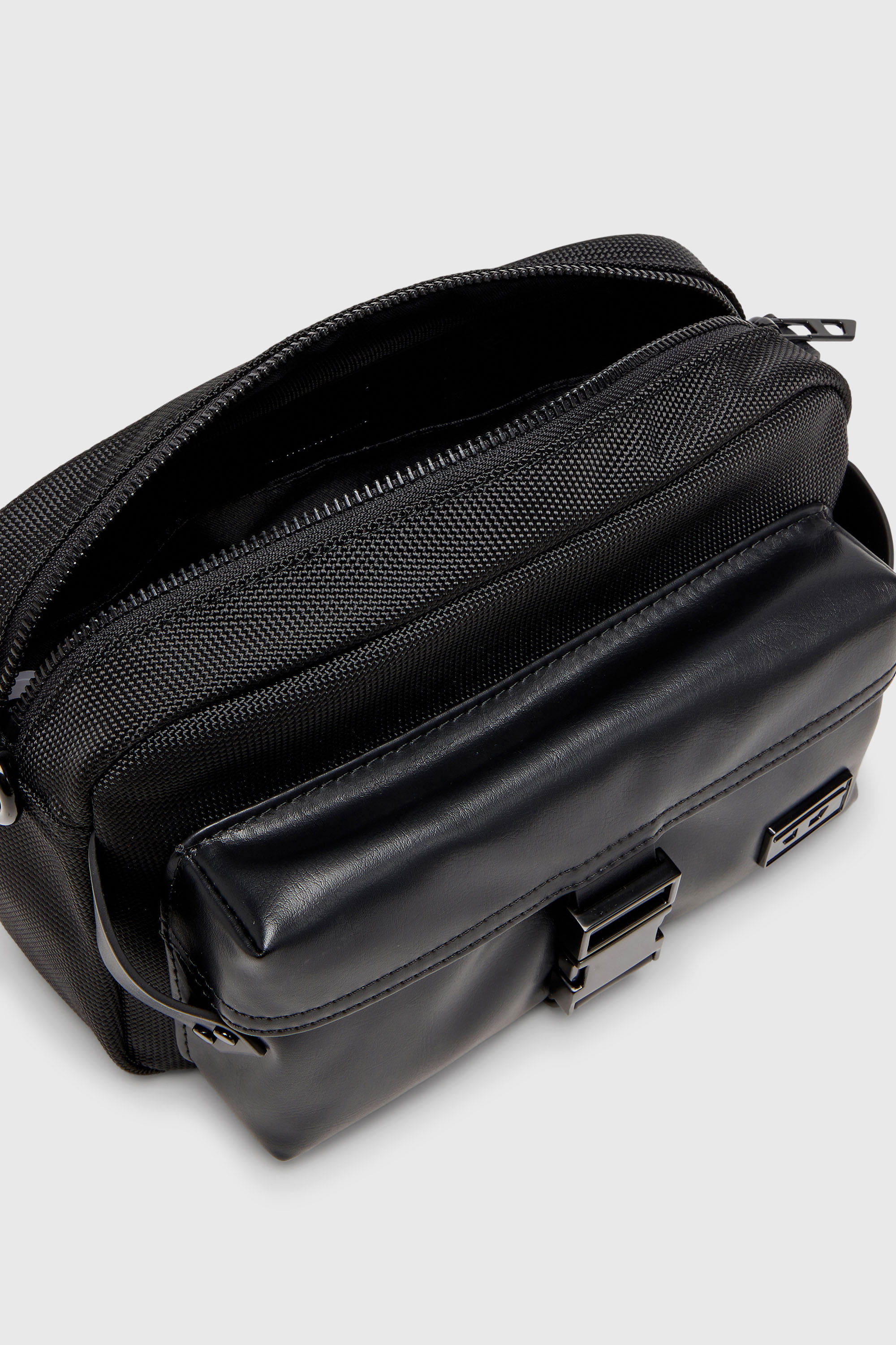 Diesel - MULTI-PKTS CAMERA BAG X, Unisex's カメラバッグ in ブラック - 4