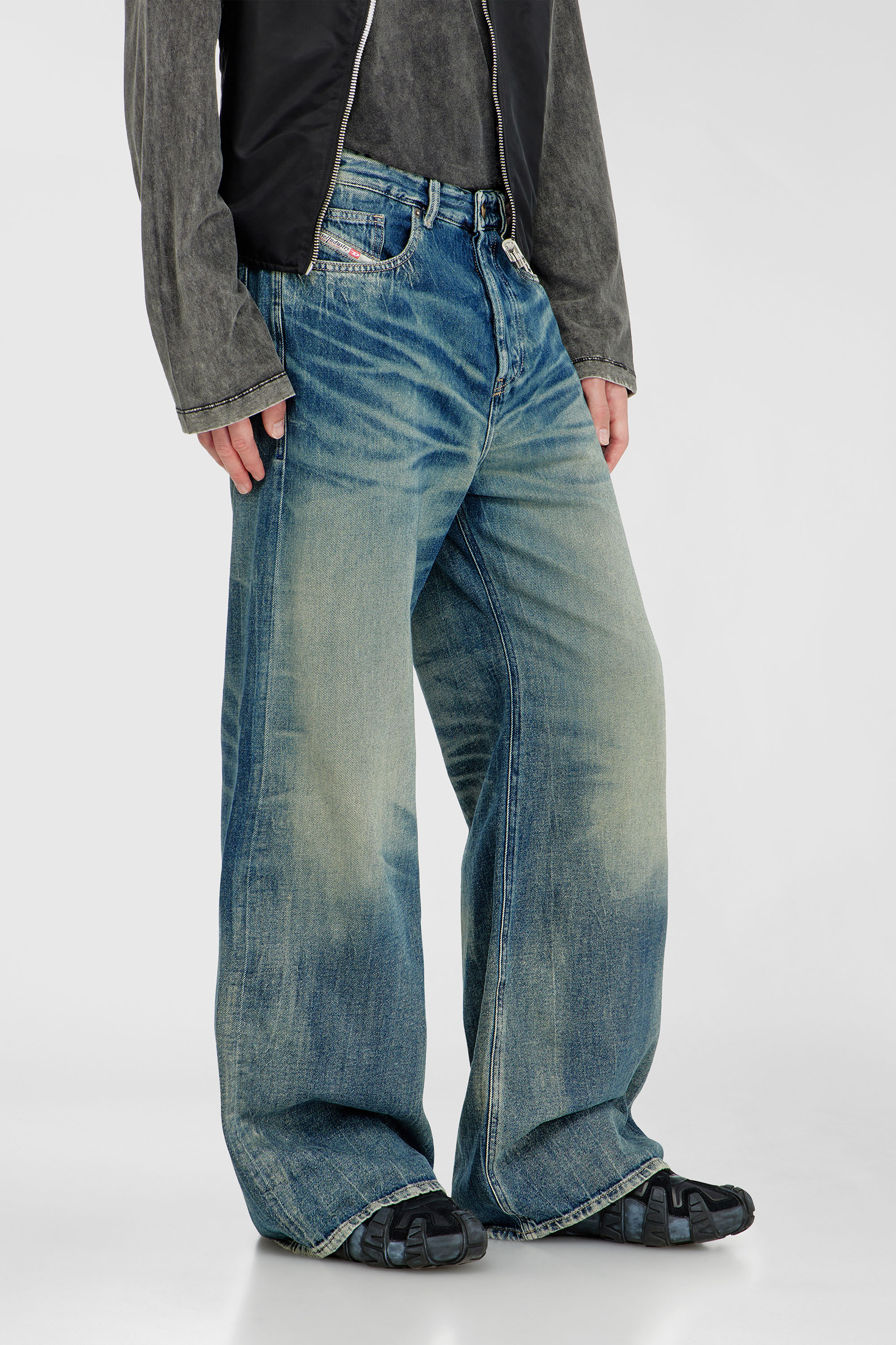 Diesel - Male's Relaxed Jeans D-Rise 09P55, ダークブルー - 7