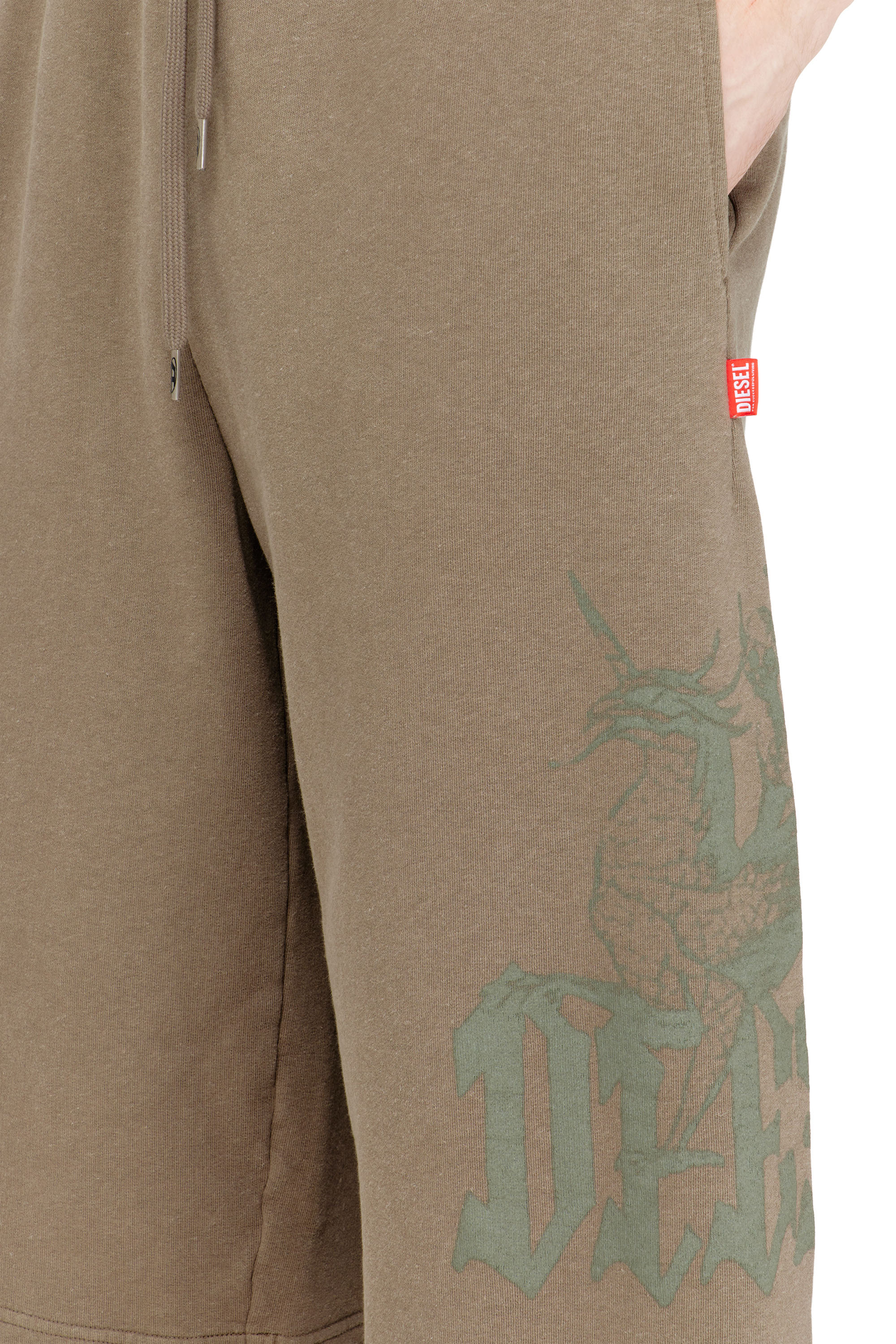 Diesel - P-FROM, Male's Treated longline sweat shorts with print in ベージュ - 4