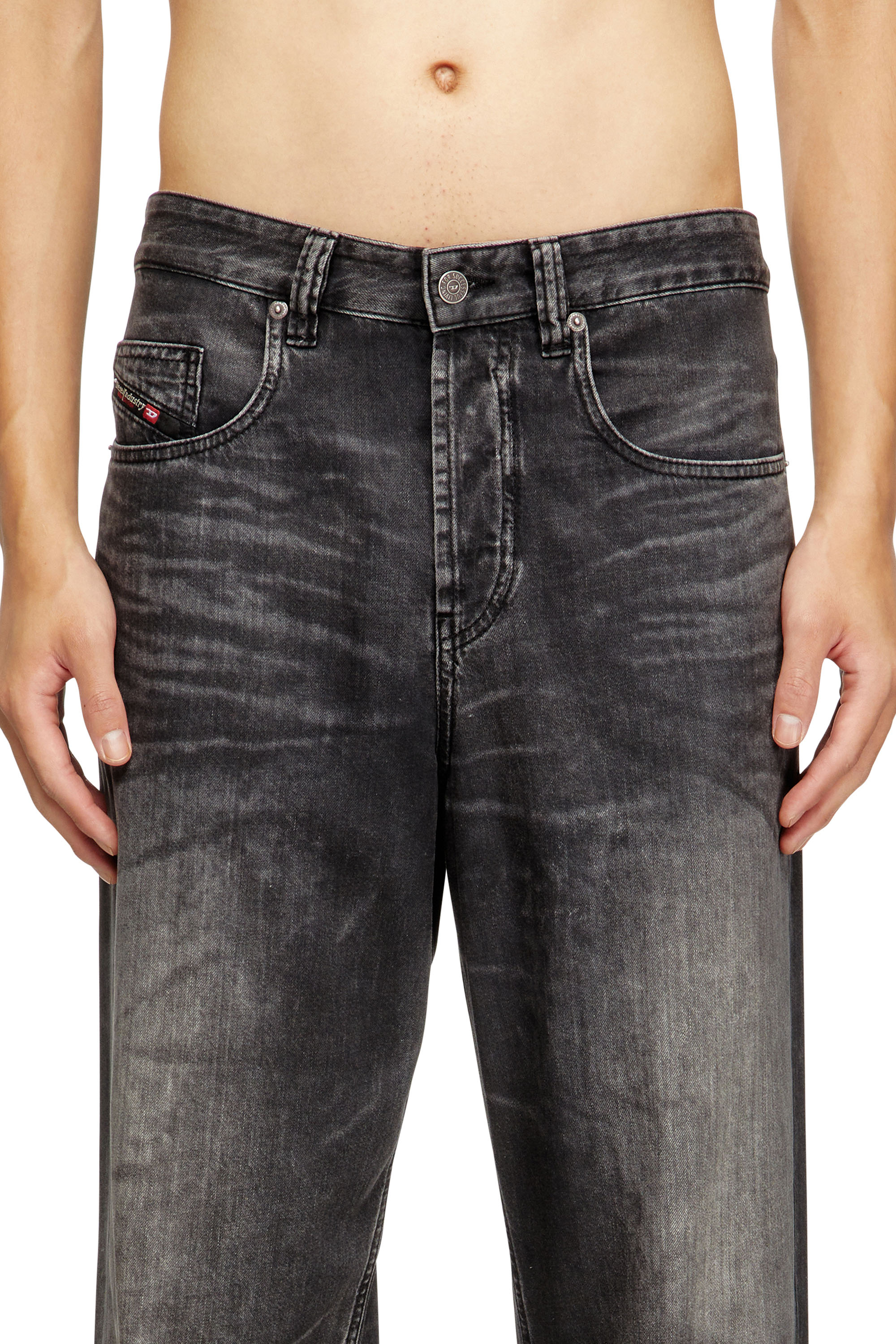 Diesel - Male's Relaxed Jeans 2001 D-Macro 0CEBC, ブラック/ダークグレー - 5